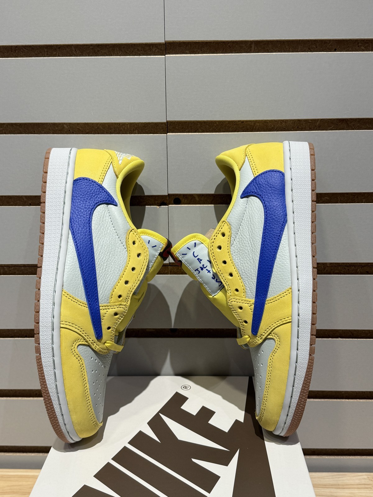 Size 8M/9.5W – Jordan 1 Retro Low OG SP Travis Scott Canary (Women’s) Sz 8M DZ41