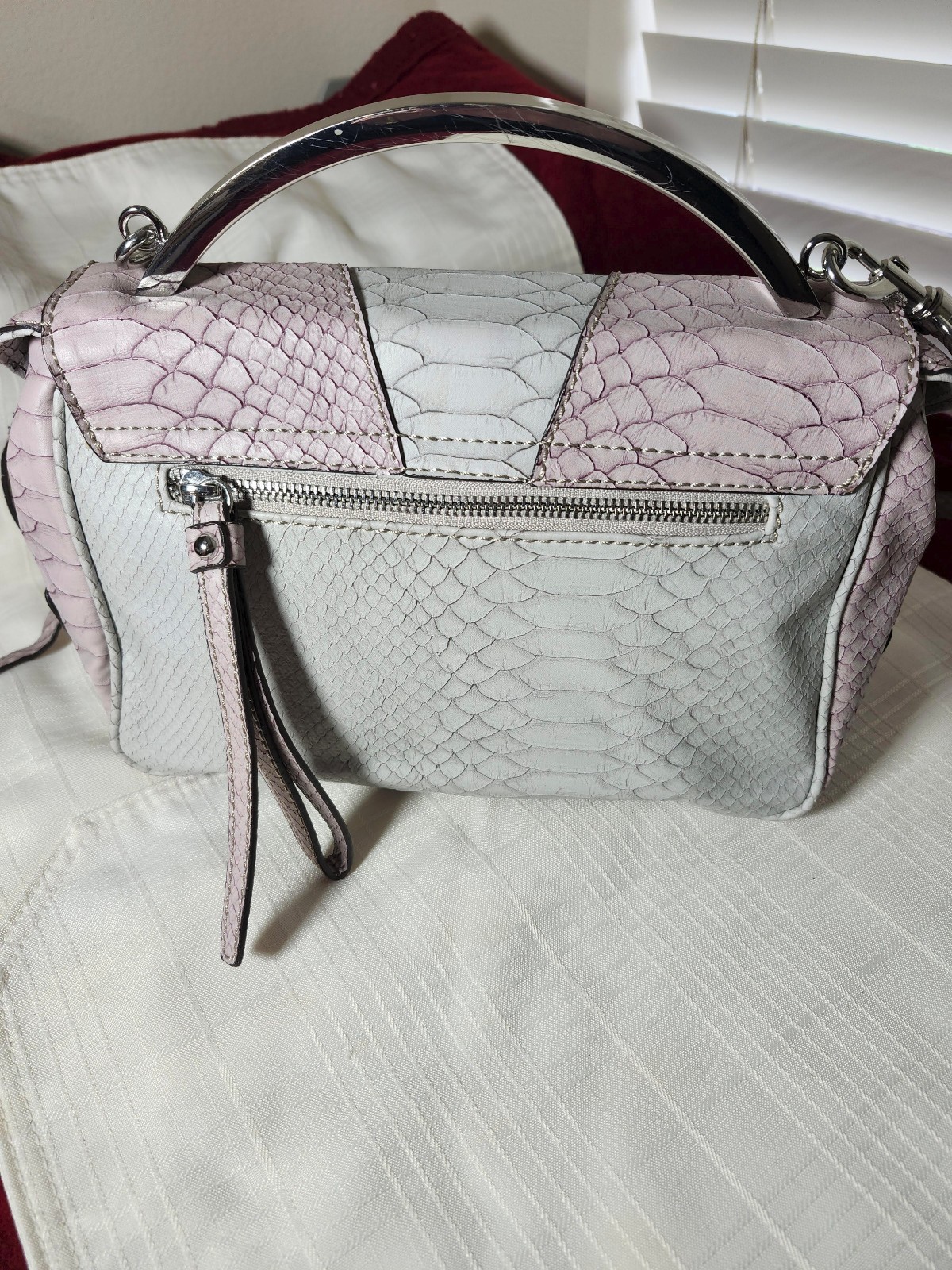 Designer GUESS hand bag with shoulder strap
