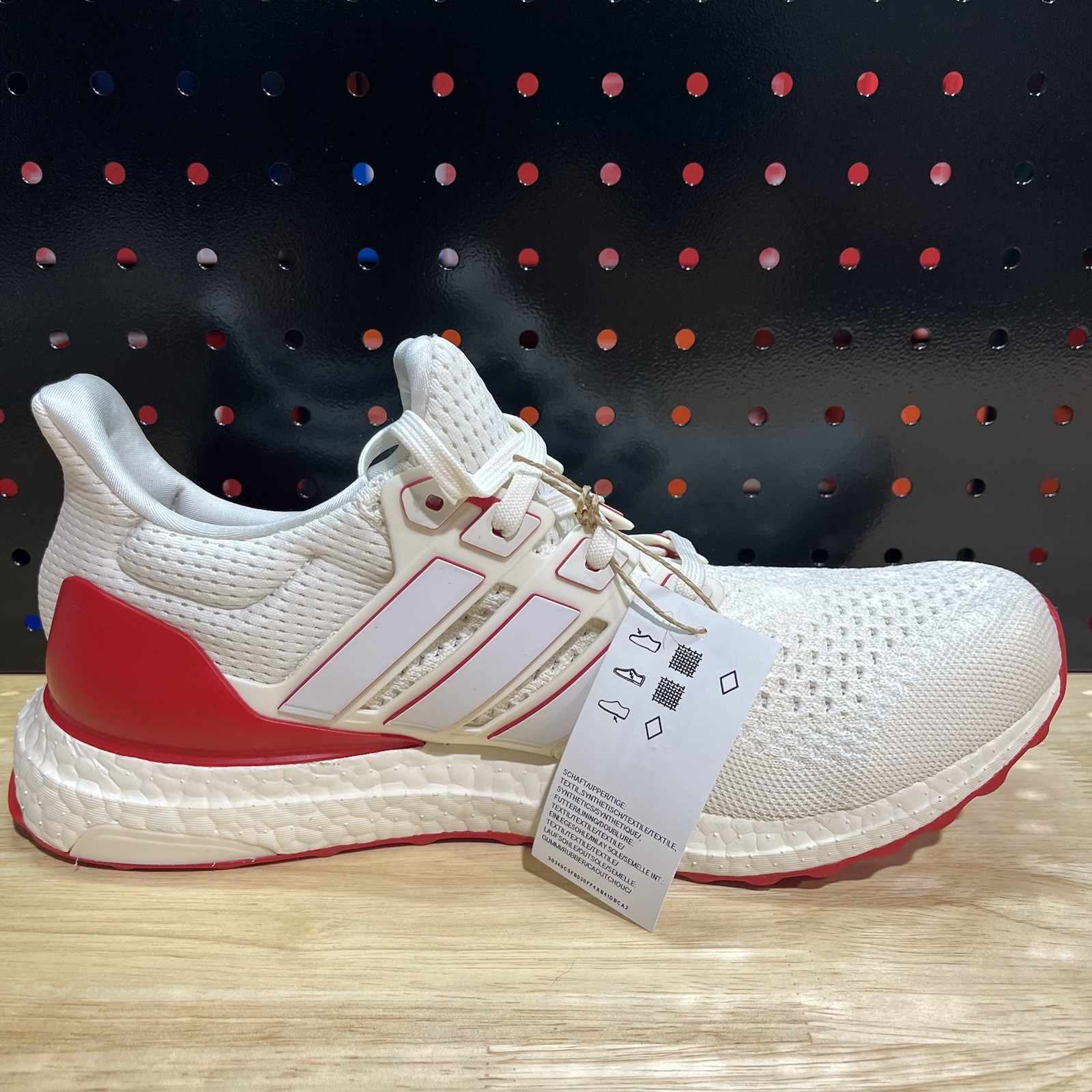 Adidas Ultraboost 1.0 Chalk White Red JR3149 Men’s Sneakers Size 10 NEW