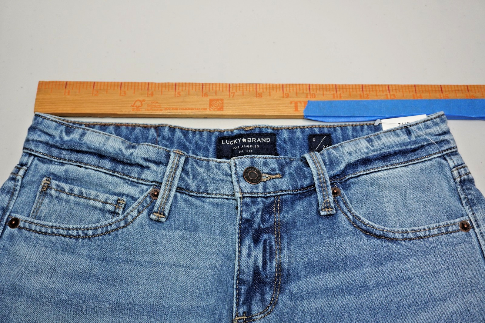 Lucky Brand Denim Cut Off Shorts Light Wash Frayed Hem Mid Rise Casual