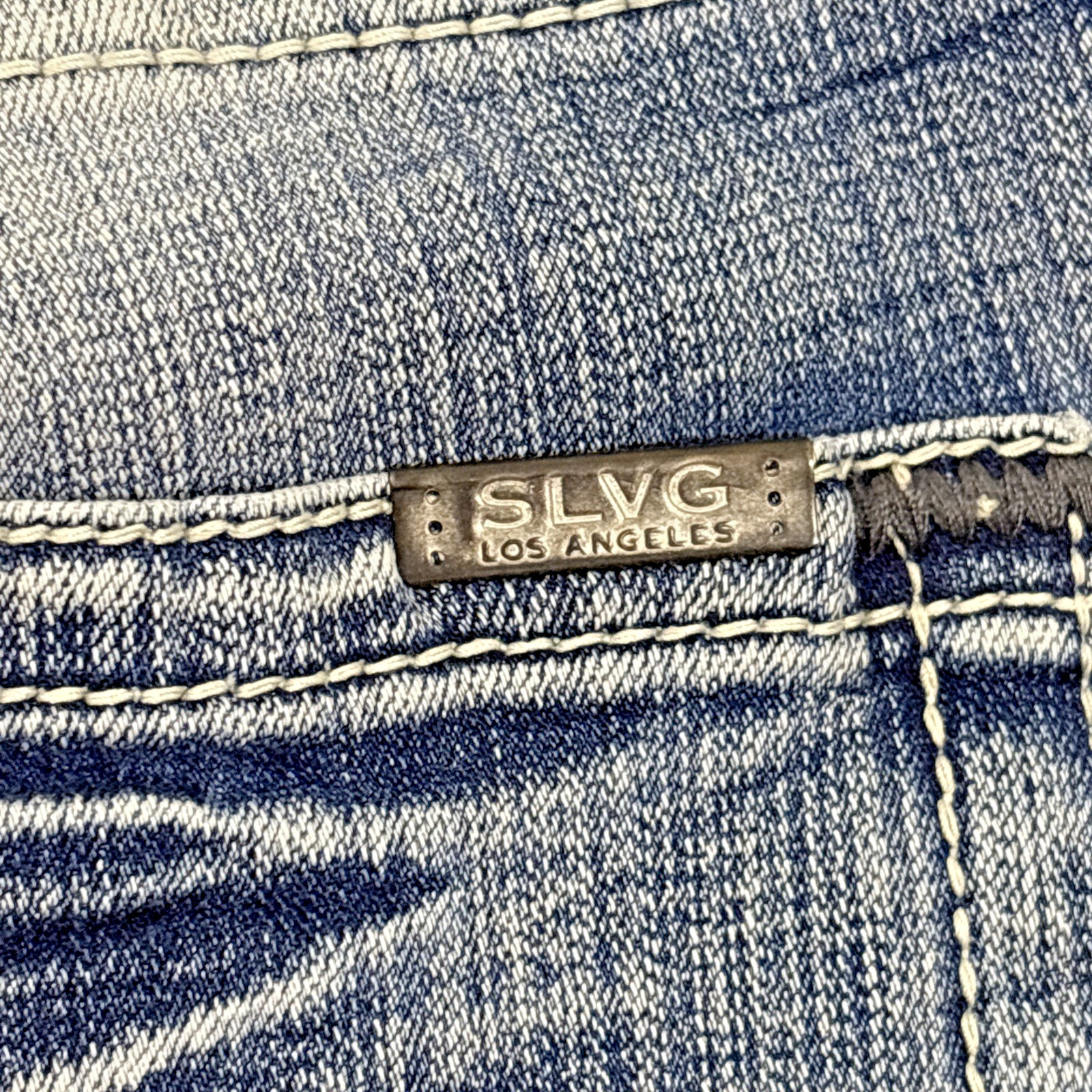 Salvage Buckle Mayhem Jeans Mens 33R Straight Fit Light Wash Whiskered Denim EUC
