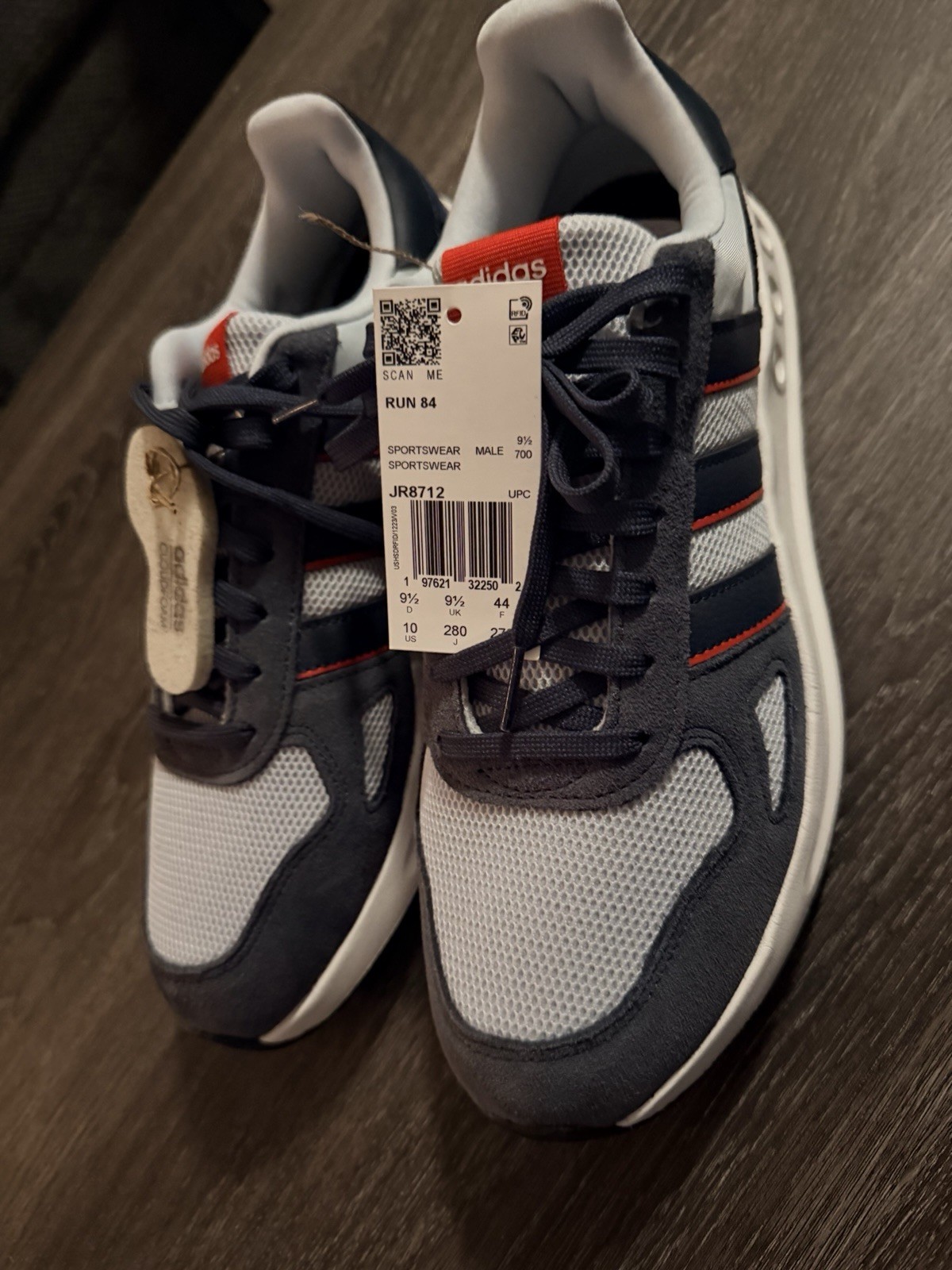Adidas Run 84 Men’s Low Top Lace-Up Colorblock Sneakers Gray White Red JR8712