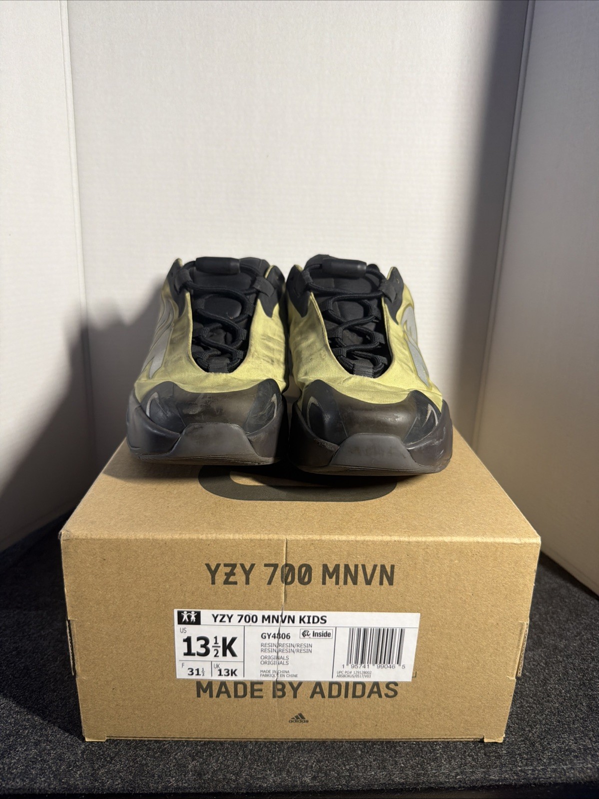 Size 13.5K Kids Youth Adidas Yeezy 700 MNVN GY4806 RESIN W/ Original Box YZY