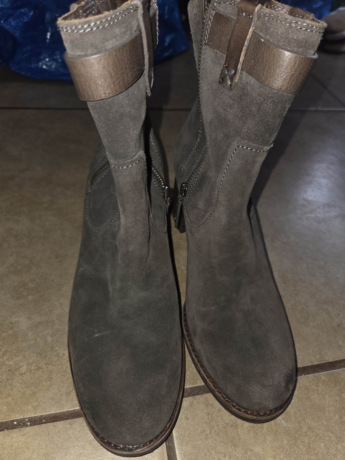 Trask Women’s 8.5 Brown Suede Ankle Bootie Round Toe Zip Buckle Lug Sole