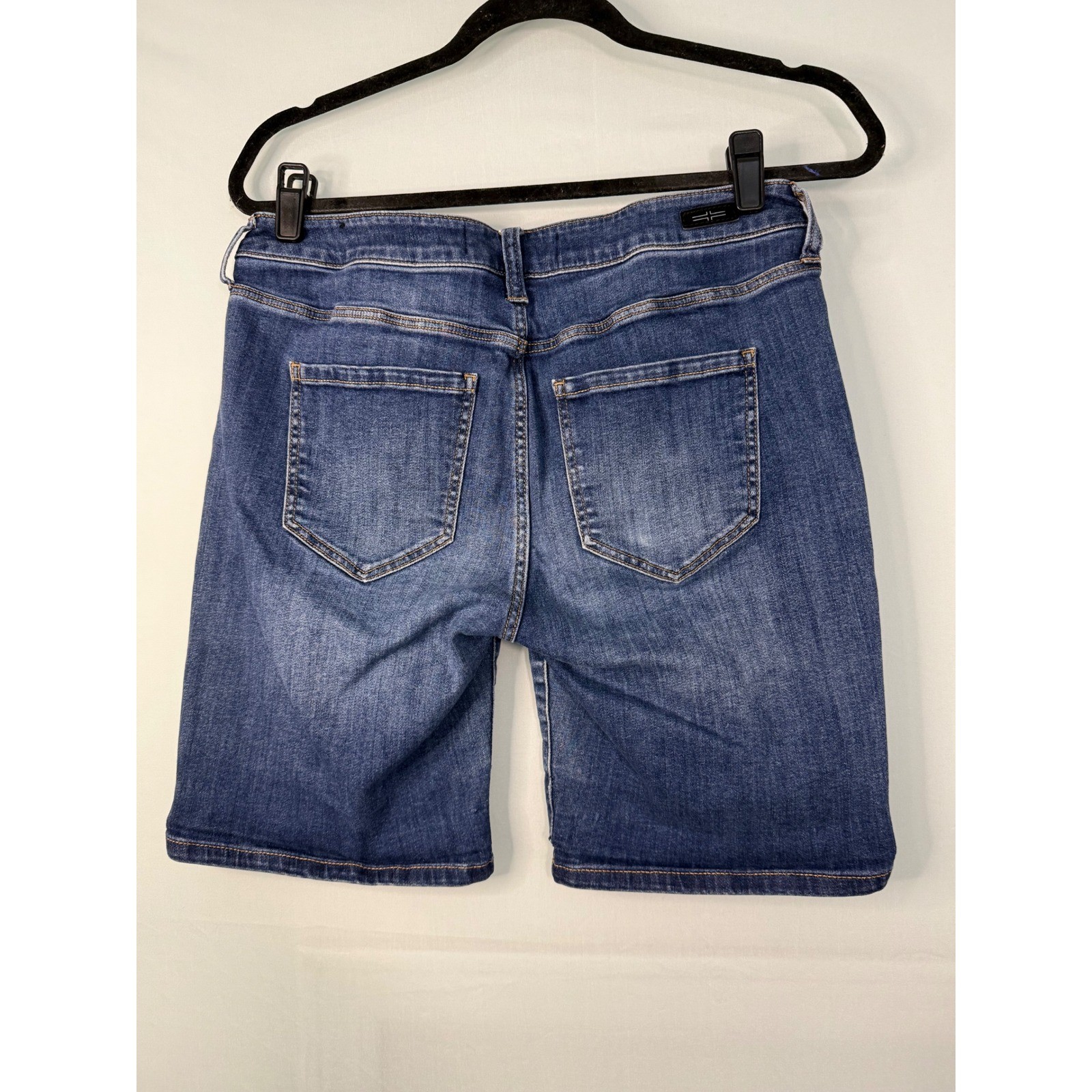 Liverpool Bermuda Denim Shorts Womens 8 Blue Montauk Mid Wash Stretch LM9027P11