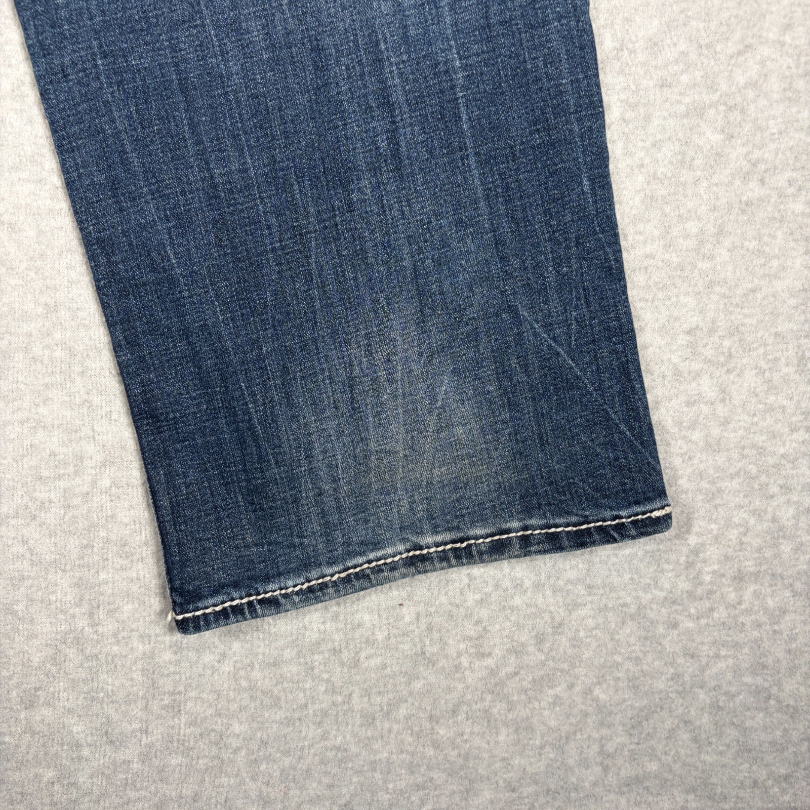 Buckle BKE Tyler Jeans Mens 34S (Fits 32×30) Blue Whiskered Denim Straight Leg