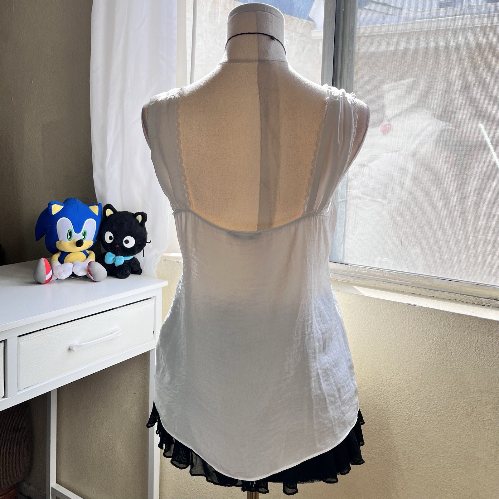 White milkmaid top coquette lace trim babydoll blouse keyhole tie cami⁠