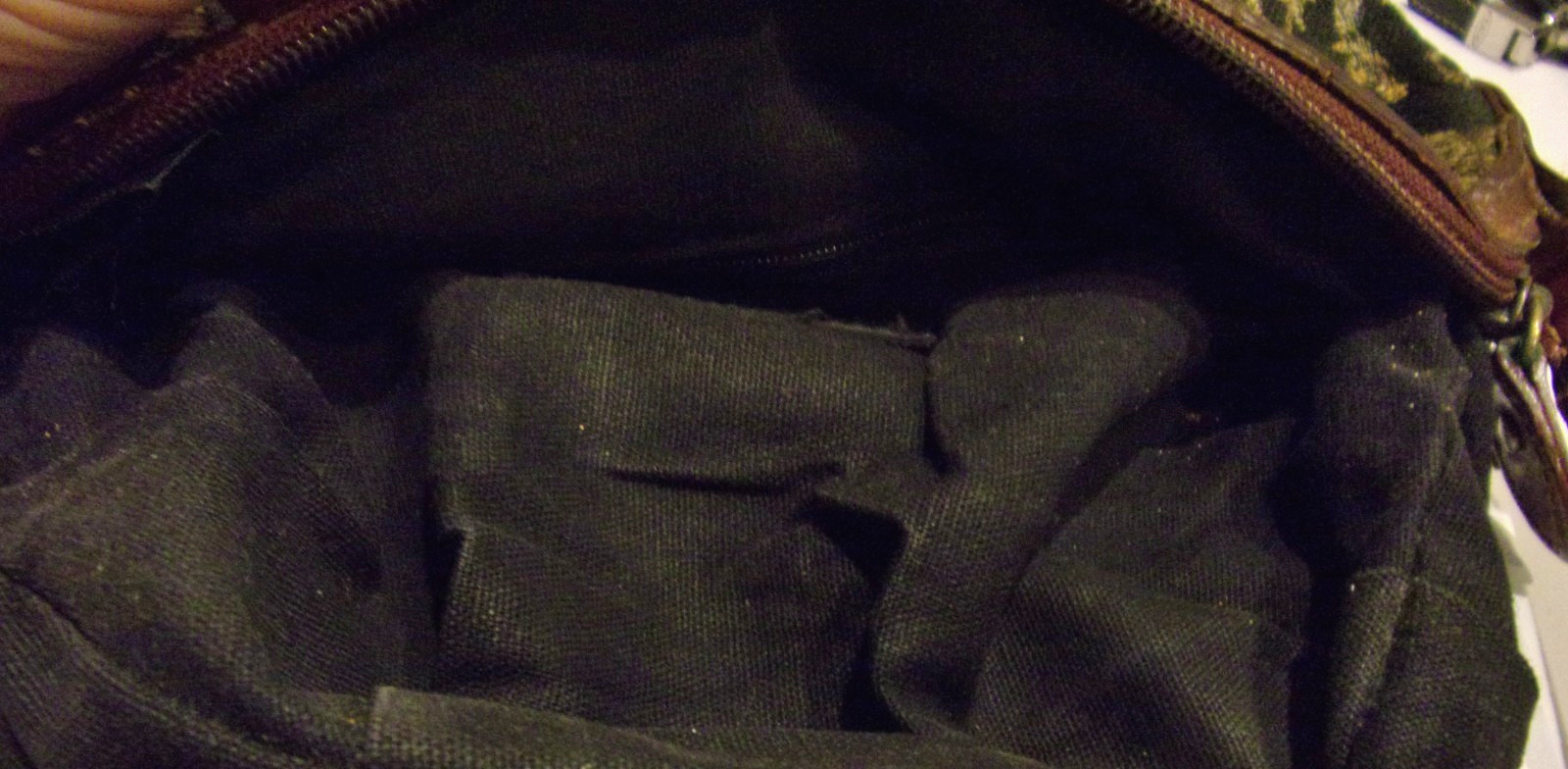 Vtg Liz Claiborne Black & Lt Tan Floral Tapestry Fabric Leather Trim CB / Sh Bag