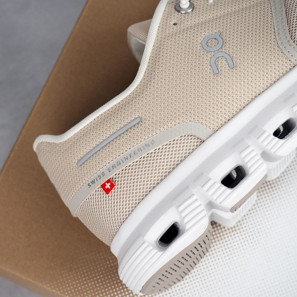 On Cloud 6 Sneakers Pearl/White Women’s Running Shoes Size 6-9.5 New in Box