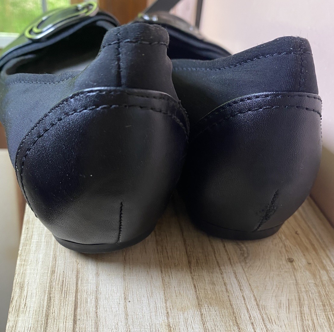 Baretraps Womens Size 7 Black Faux Leather Memory Foam Ballet Flats Buckle