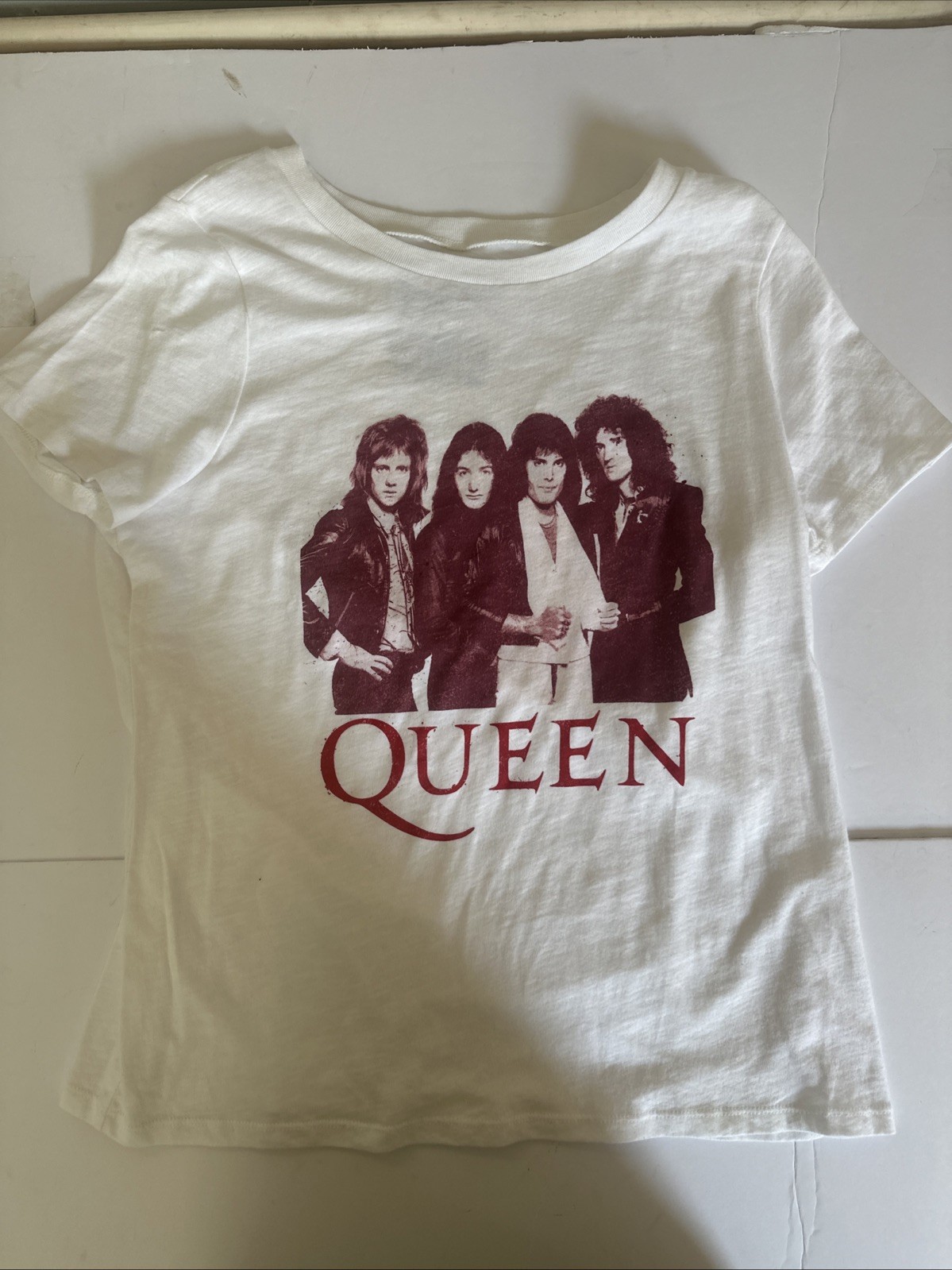 QUEEN OFFICIAL MERCH Women’s White QUEEN Crew Neck S/S Concert T-Shirt sz L
