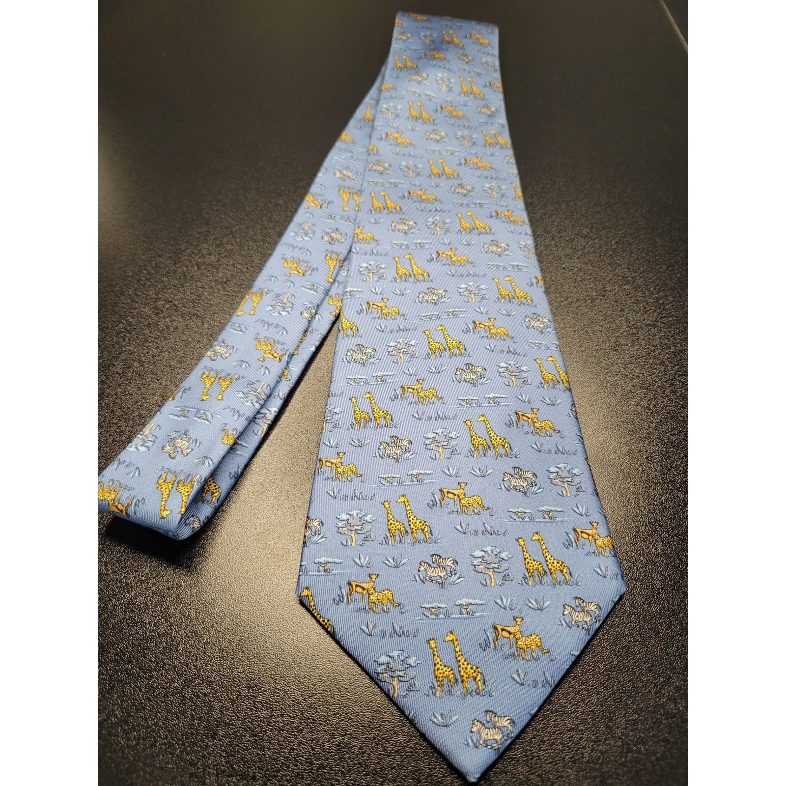Salvatore Ferragamo Men’s Necktie Blue Safari Animal Silk 3.25×58 Excellent