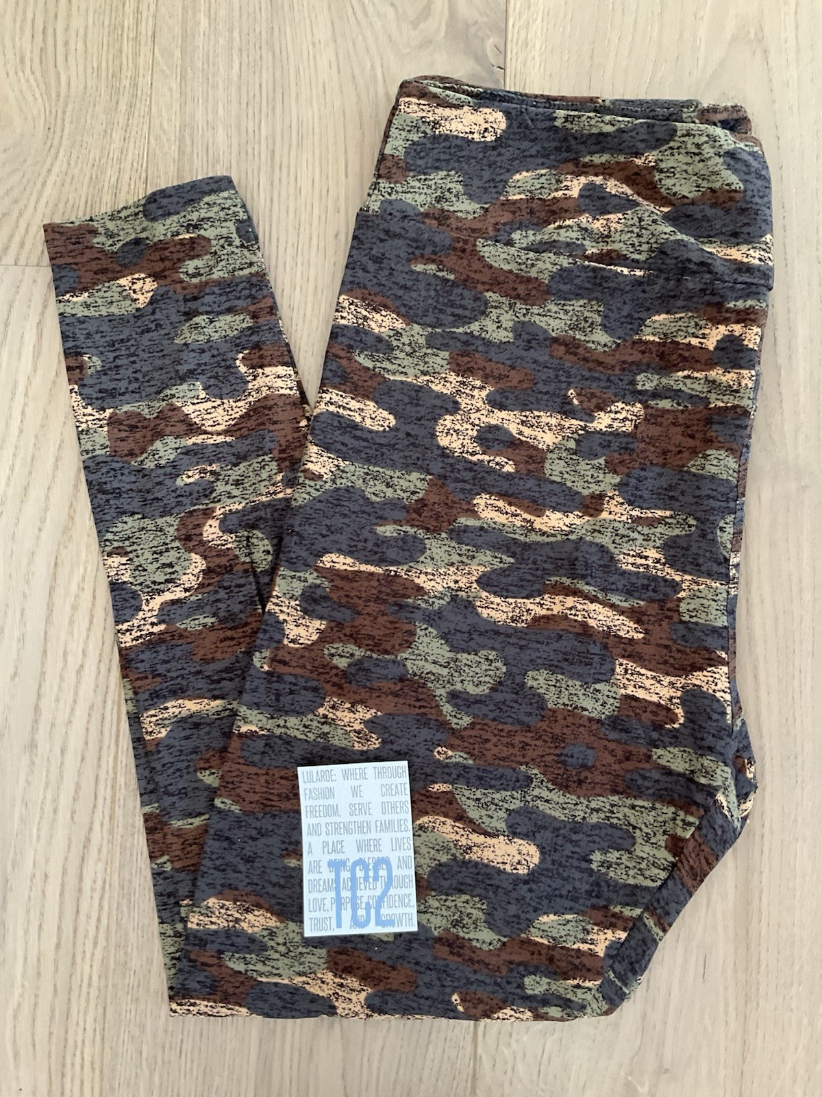 NWT LuLaRoe TC2 Leggings Fits Sizes 20-26 – As Pictured