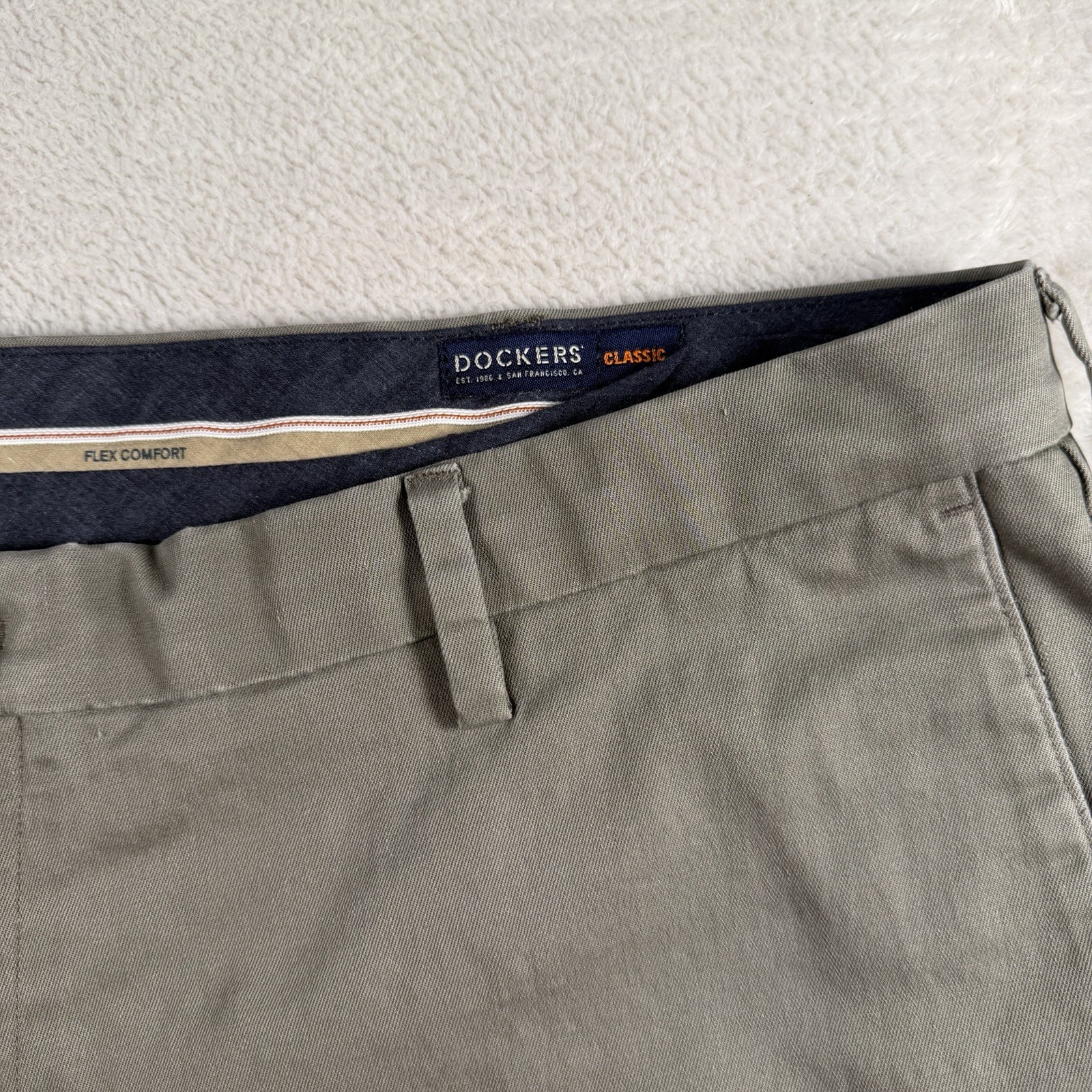 Dockers Signature Khakis Men’s Pants 42×32 Olive Gray Classic Fit