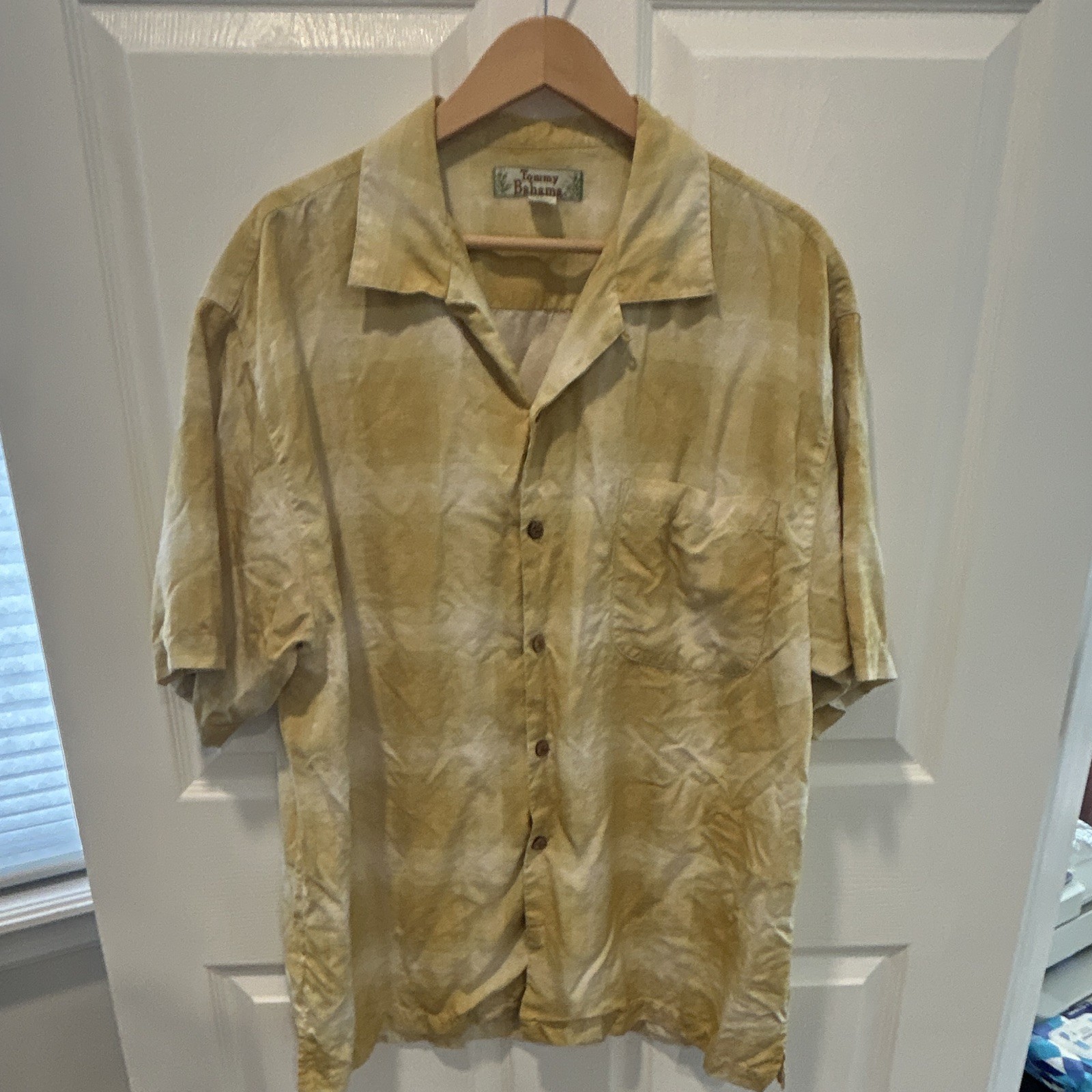Tommy Bahama Men’s Short Sleeve Silk Woven Yellow/Beige Button Up, L