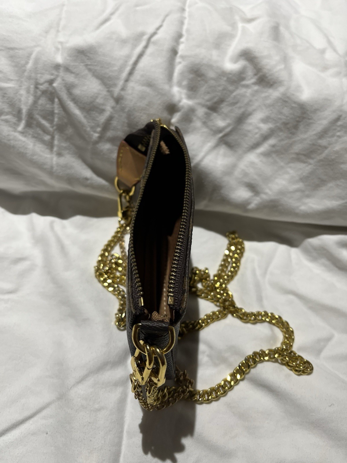 Louis Vuitton Monogram Mini Crossbody Zip Pouch Gold Chain Detachable Strap