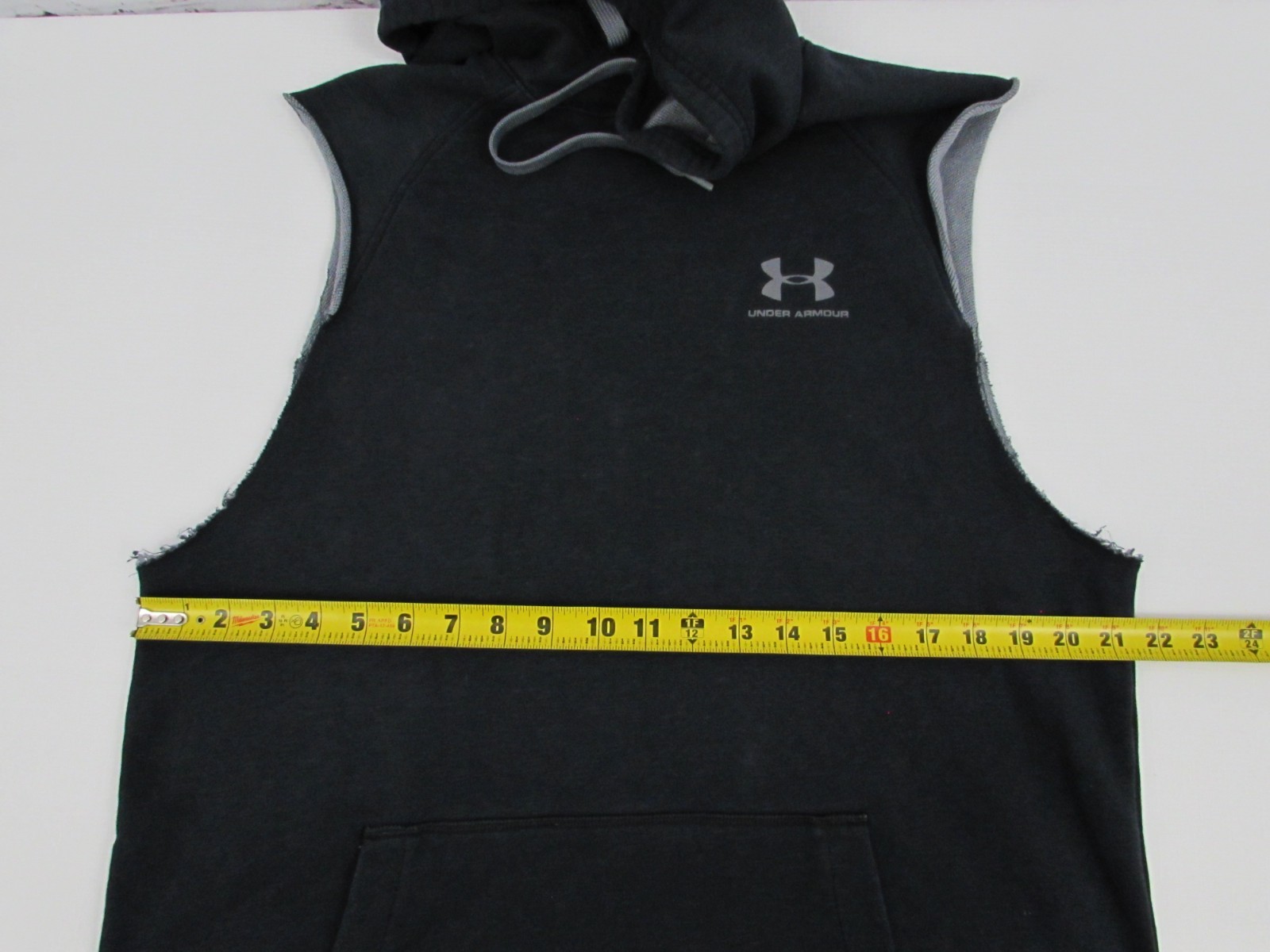 Under Armour Hoodie Mens Large Black Sleeveless Pullover Vest Kangaroo Pocket