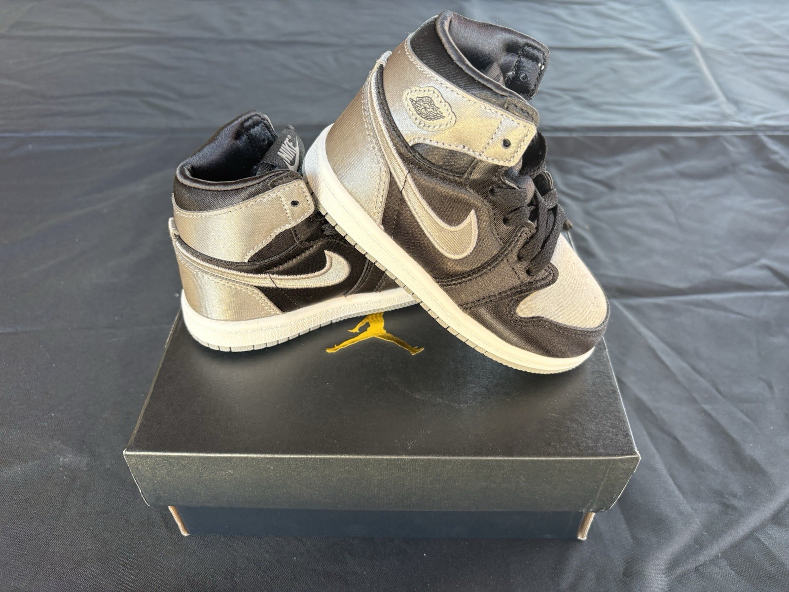 Jordan Air Jordan 1 Mid Kids Sneaker US 7C Black/Gray Mid Top Leather FD5305-010