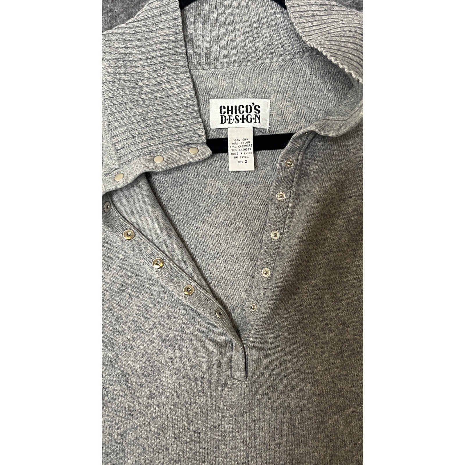 Chicos Silk Cashmere Blend Gray Snap Mock Neck Sweater Womens Size 2 L Neutral