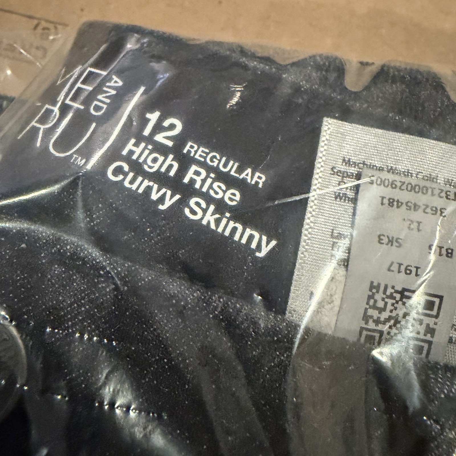 NEW Time & Tru Women’s High Rise Curvy Skinny Jeans Size 12 Reg Black Denim