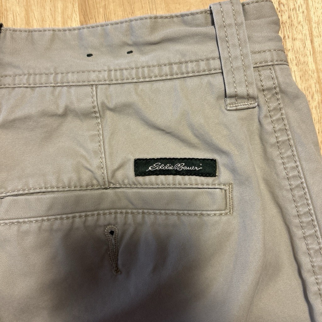 Eddie Bauer Men’s Solid Beige Chino Pants Straight Leg Flat Front Button 34W