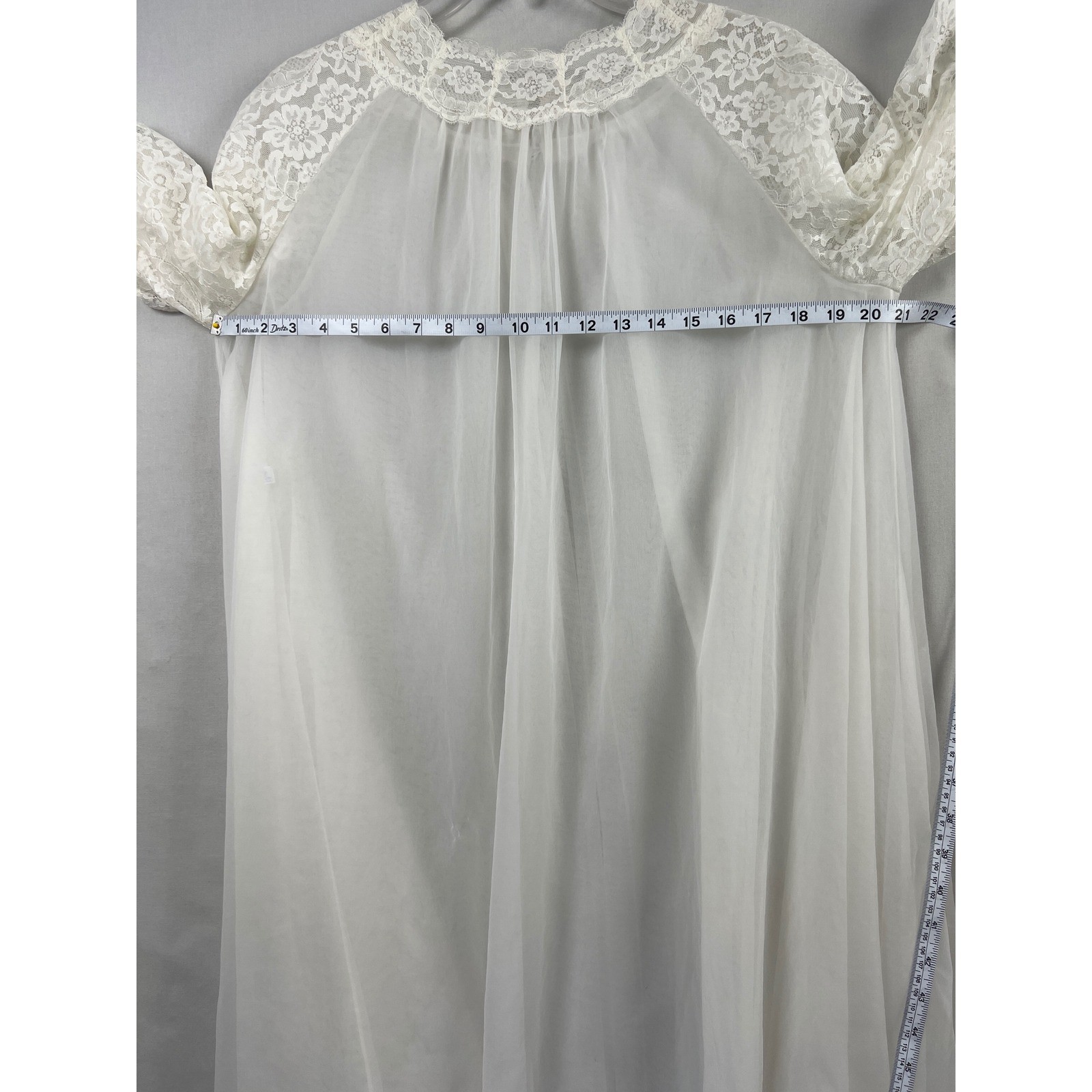 Vanity Fair Peignoir Robe Womens 34 White Vintage Lace Puff Sleeve Sheer Tricot