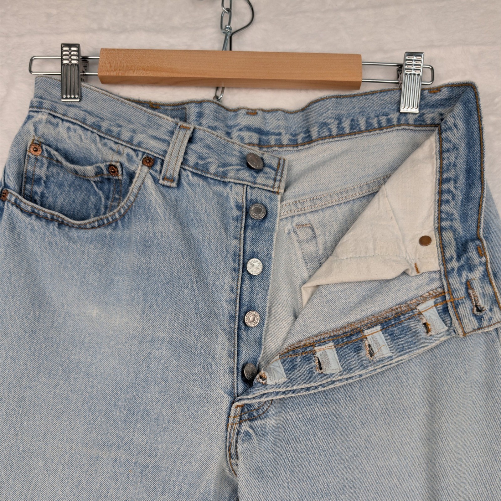 VTG Levi’s 501 Jeans Men 28×32 Ice Blue Straight Leg Button Fly Distressed 90s