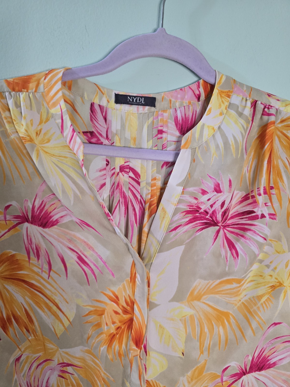 NYDJ Womens XS Tropical Palm Print Blouse Orange Pink 3/4 Sleeve Pleated V-Neck