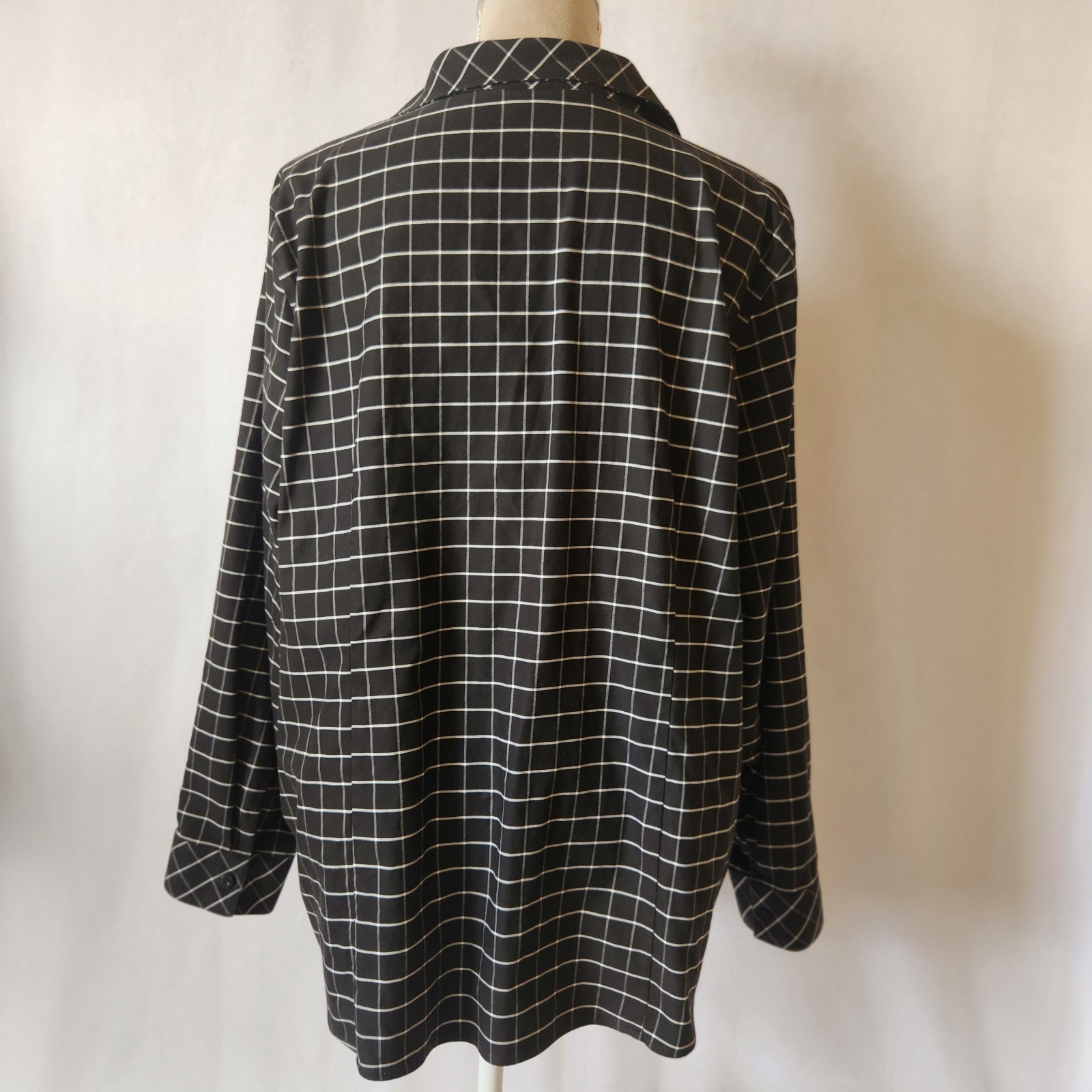Chico’s Size 3.5/16-18 Black White Grid Pattern Long Sleeve Button Down Shirt