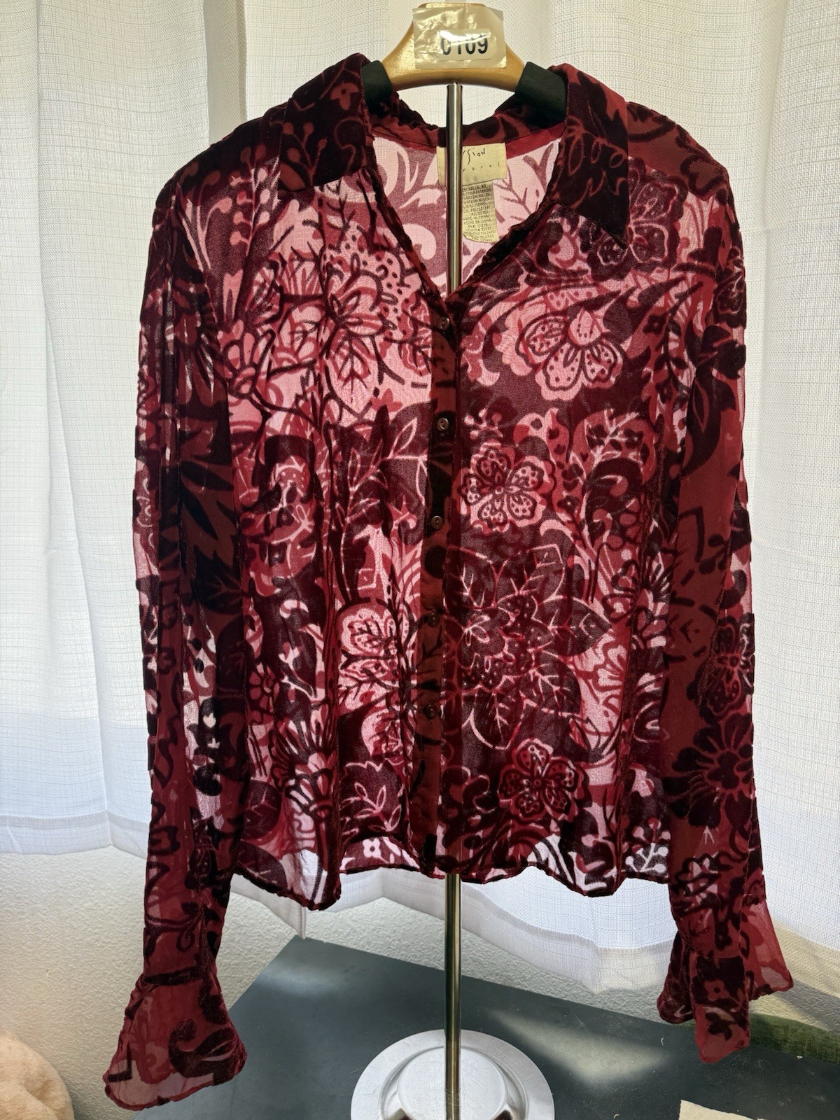 Vision Apparel Women’s XL Burgundy Pink Floral Sheer Velvet V-Neck Button Blouse