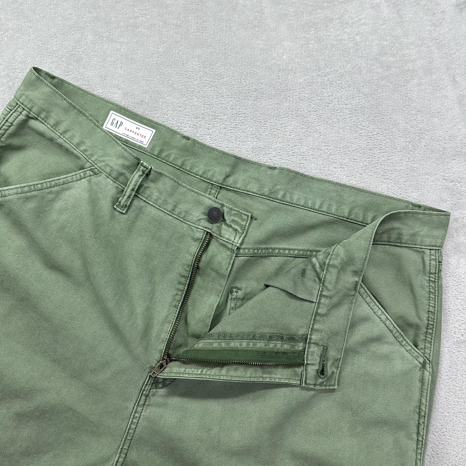 GAP Carpenter Shorts Mens 40 Twig Green Utility Canvas Hammer Loop Workwear