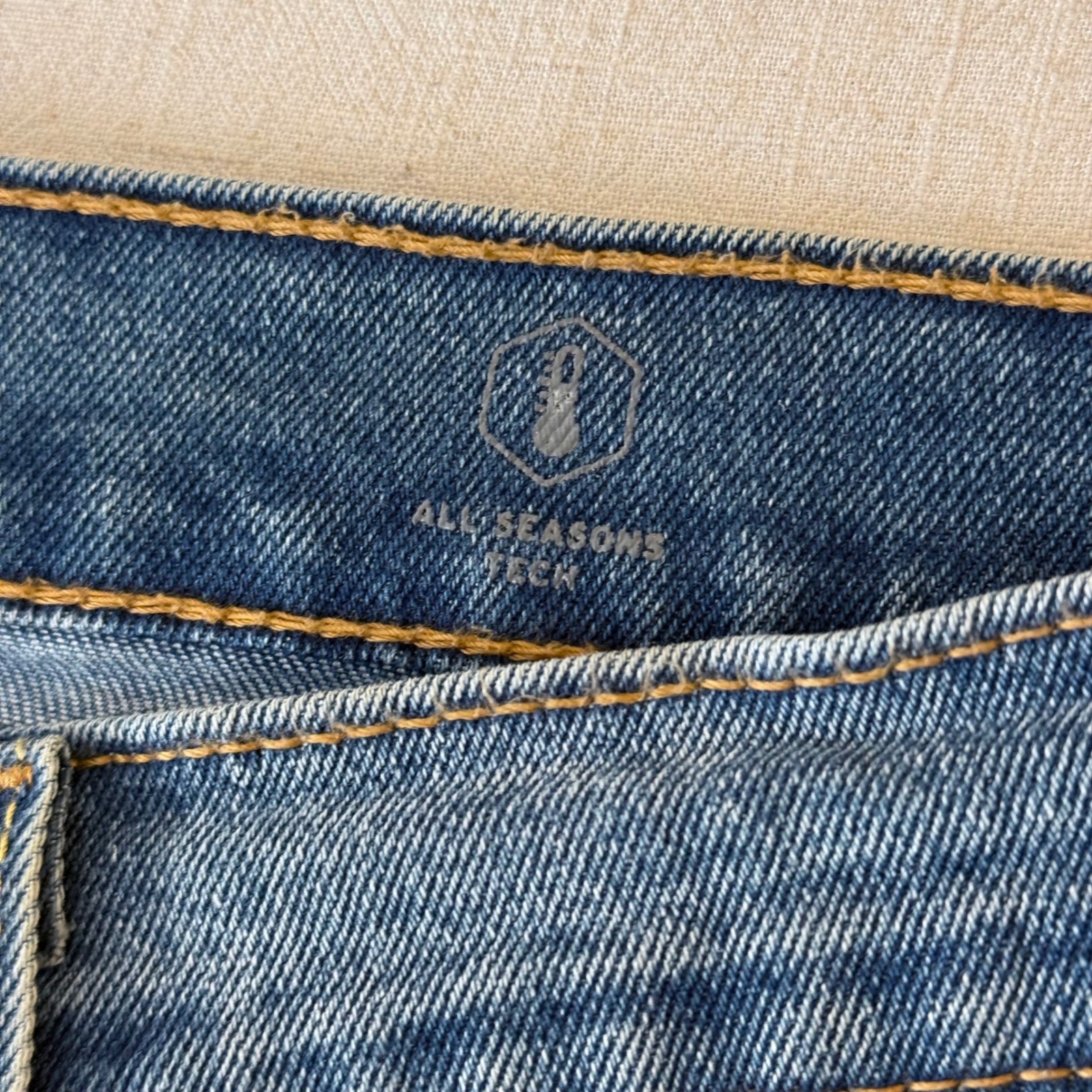 Levis 511 Slim Fit All Seasons Tech Mens Jeans Blue Medium Wash 34×32