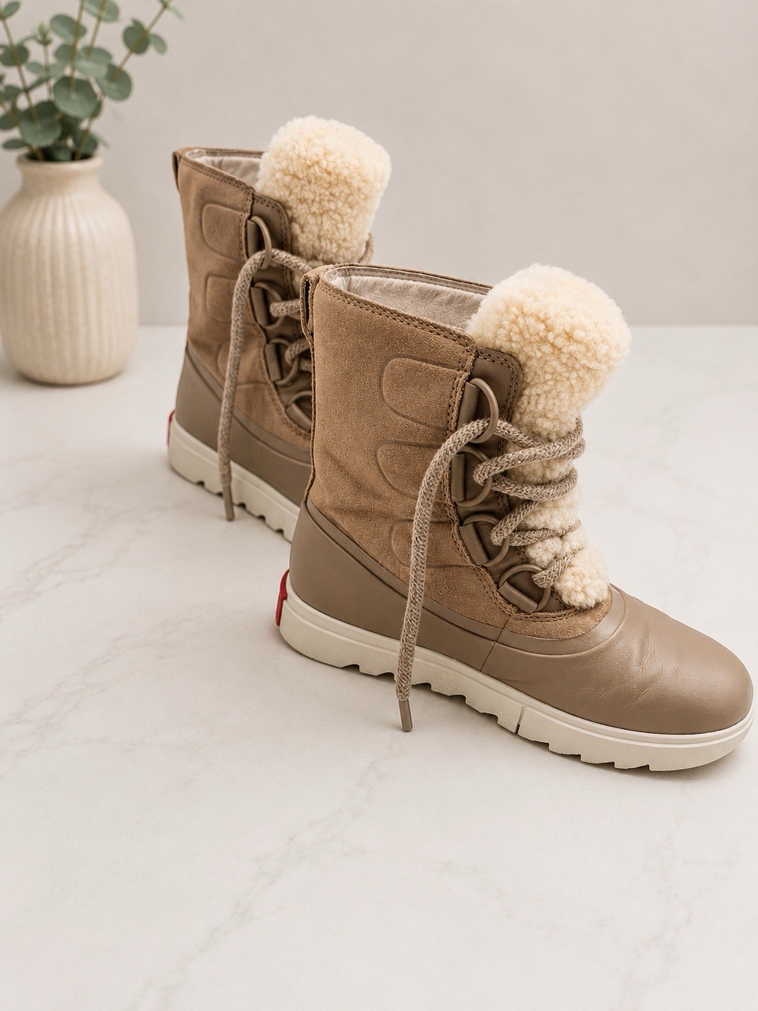 Sorel Women’s Winter Boots Size 7.5 Taupe Faux Shearling Waterproof Lace Up