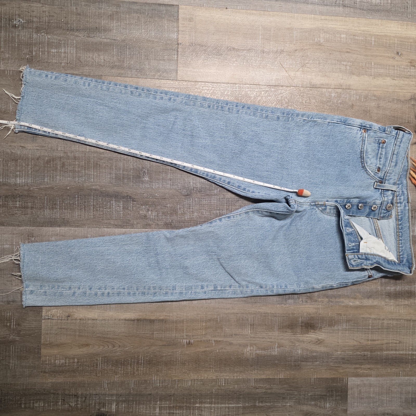 Levi’s Genuine 501 Skinny Filiforme 26″ × 28″ Light Wash Cut Off Jeans Cotton