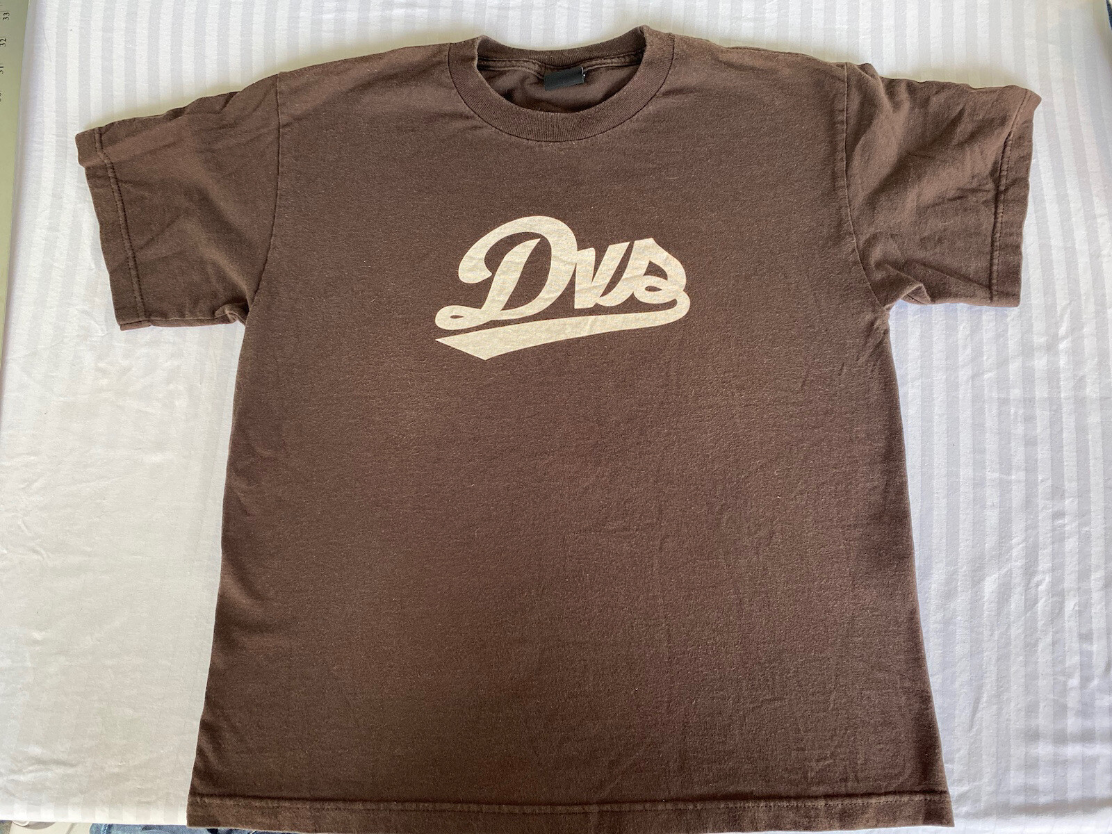 Vintage 90s Retro DVS Shoe Company T-Shirt Women’s Sz XL Skateboarding Brown
