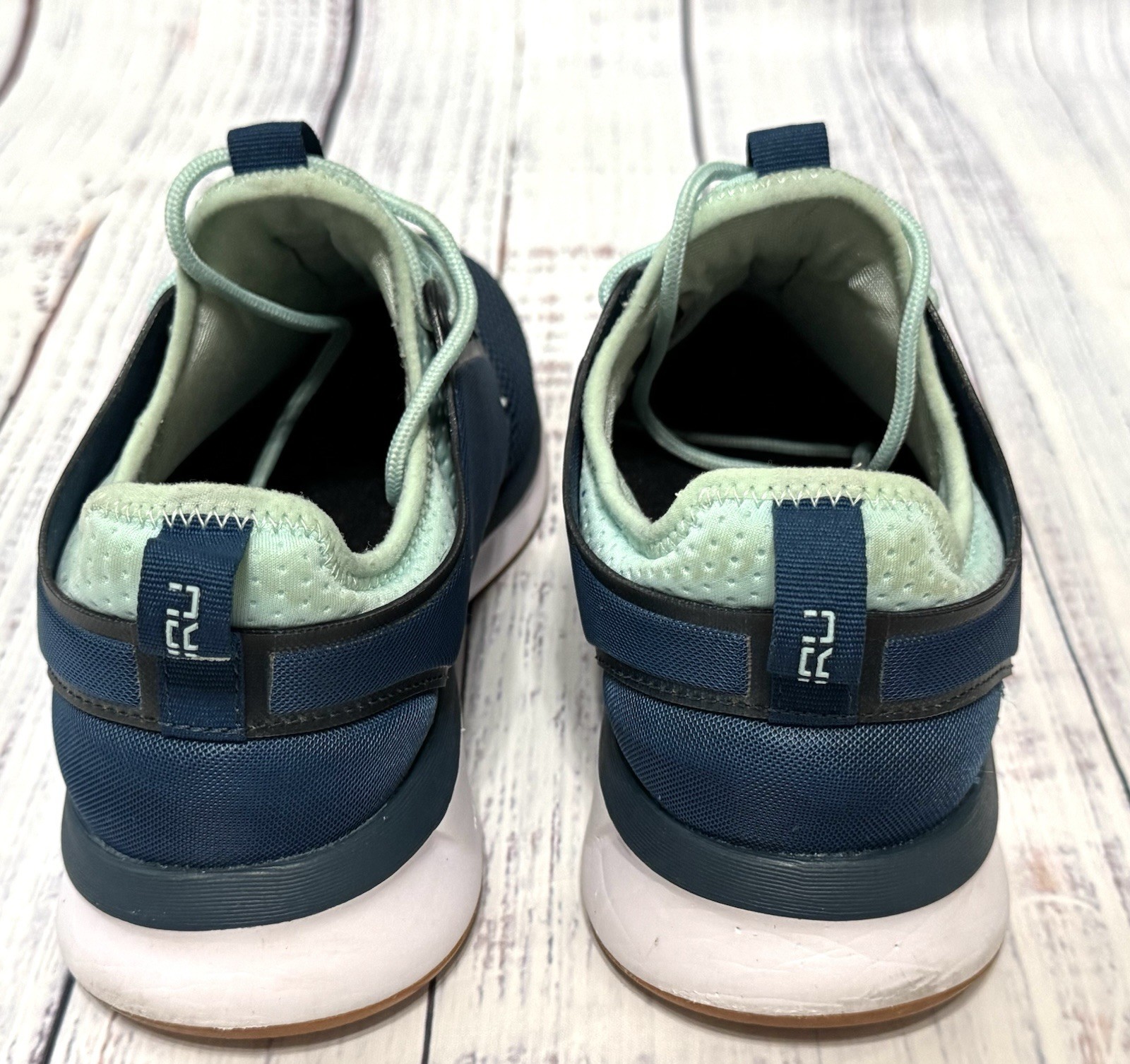 KURU Atom Women’s 9M Casual Walking Training Shoes Blue White Gum
