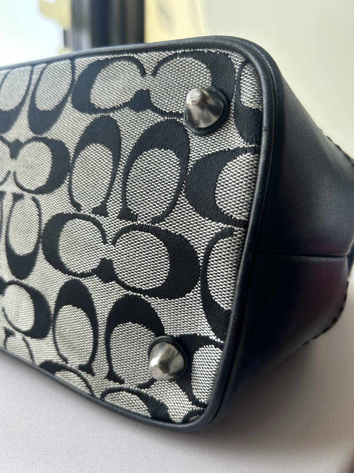 Vintage Coach Soho Flap Shoulder Bag Signature Canvas Black Gray Buckle F12644