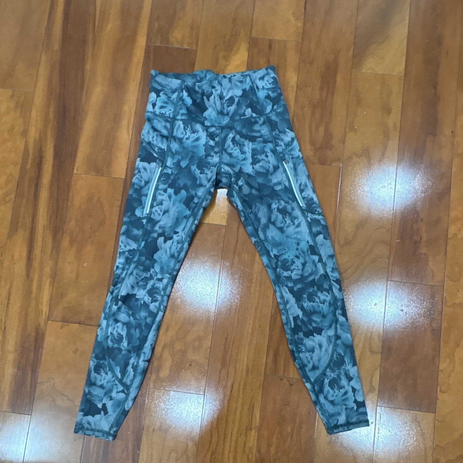 Athleta Rainier Women’s Size S Blue/Gray Floral Pull-On Leggings Zip Pocket