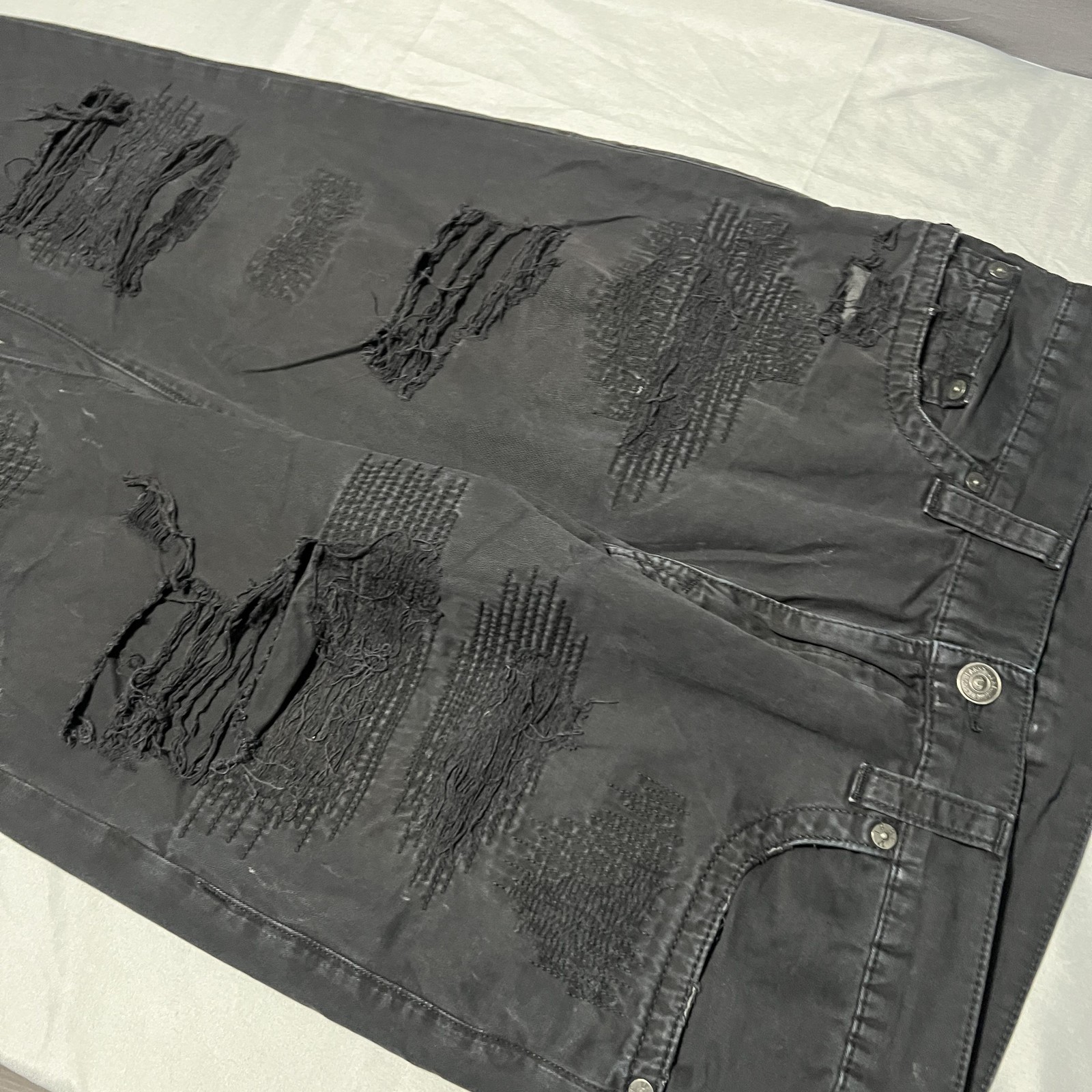 True Religion Geno Relaxed Straight Jeans Mens 38×32 Black Dark Wash Distressed