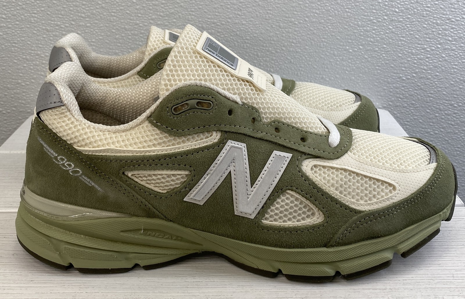 New Balance Made In USA 990v4 Men’s Size 9.5 Olive Leaf Suede Athletic Sneakers