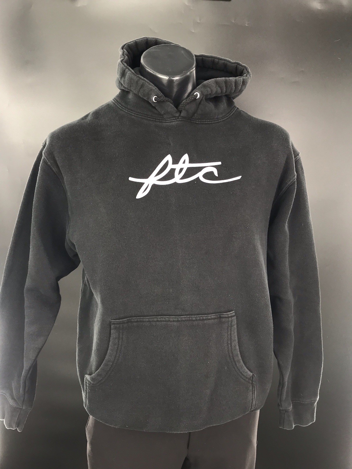 FTC OG Logo Black Sweatshirt Pullover Hoodie Men’s Size Medium