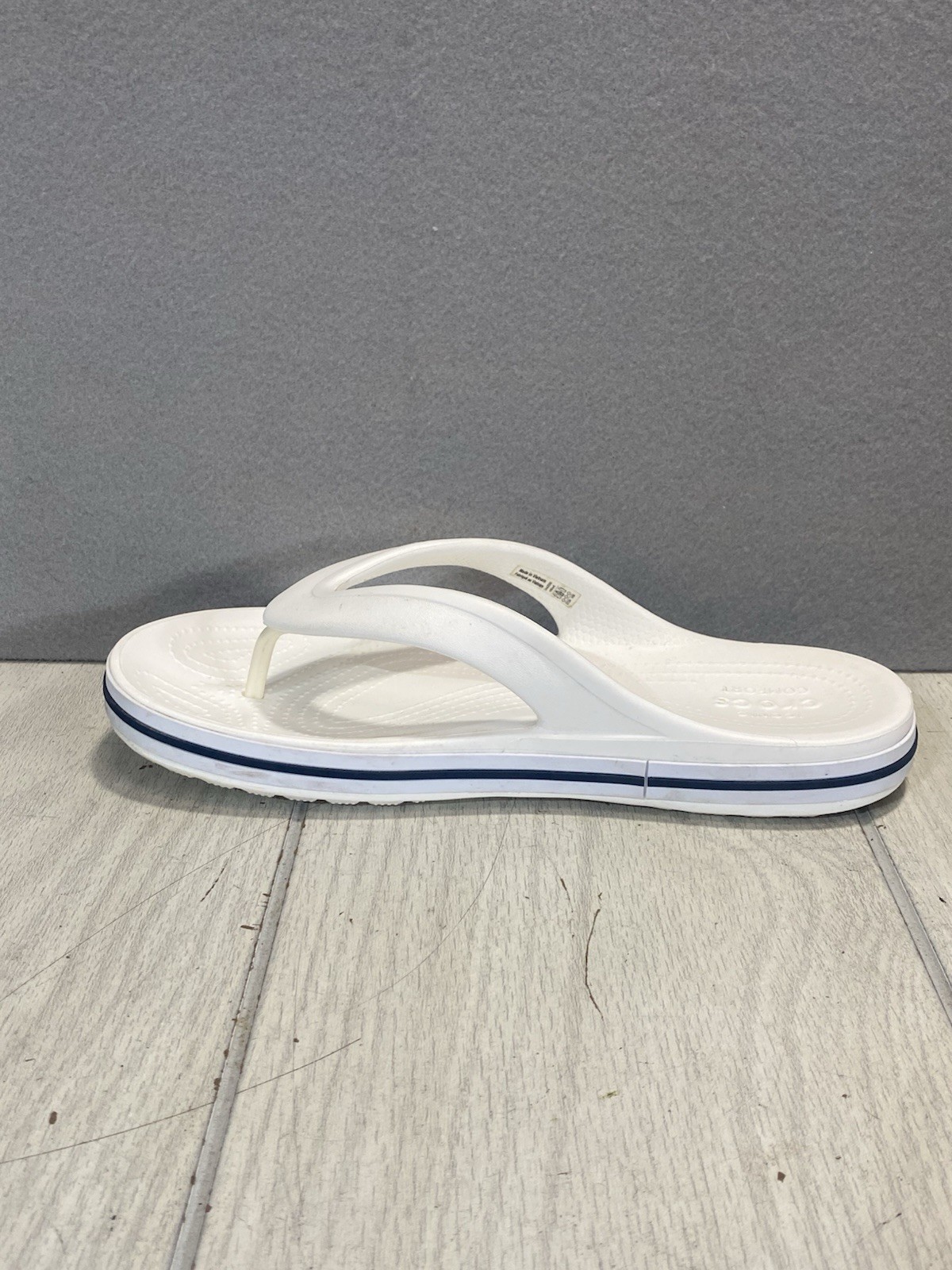 Crocs White Bayaband Flip Flops Sandals – Men’s 6 Woman’s 8 Thong Style