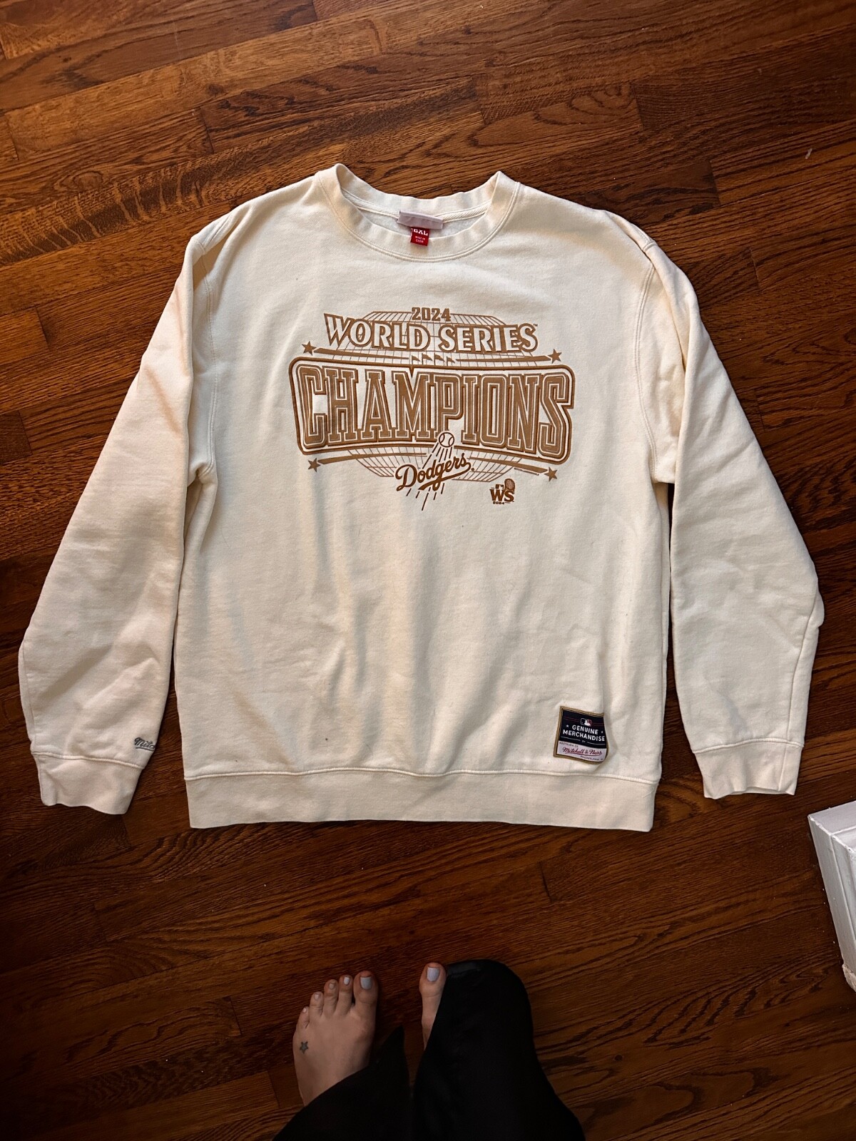 Dodgers 2024 World Series Champions Cream Crewneck – Official Merch – 2XL
