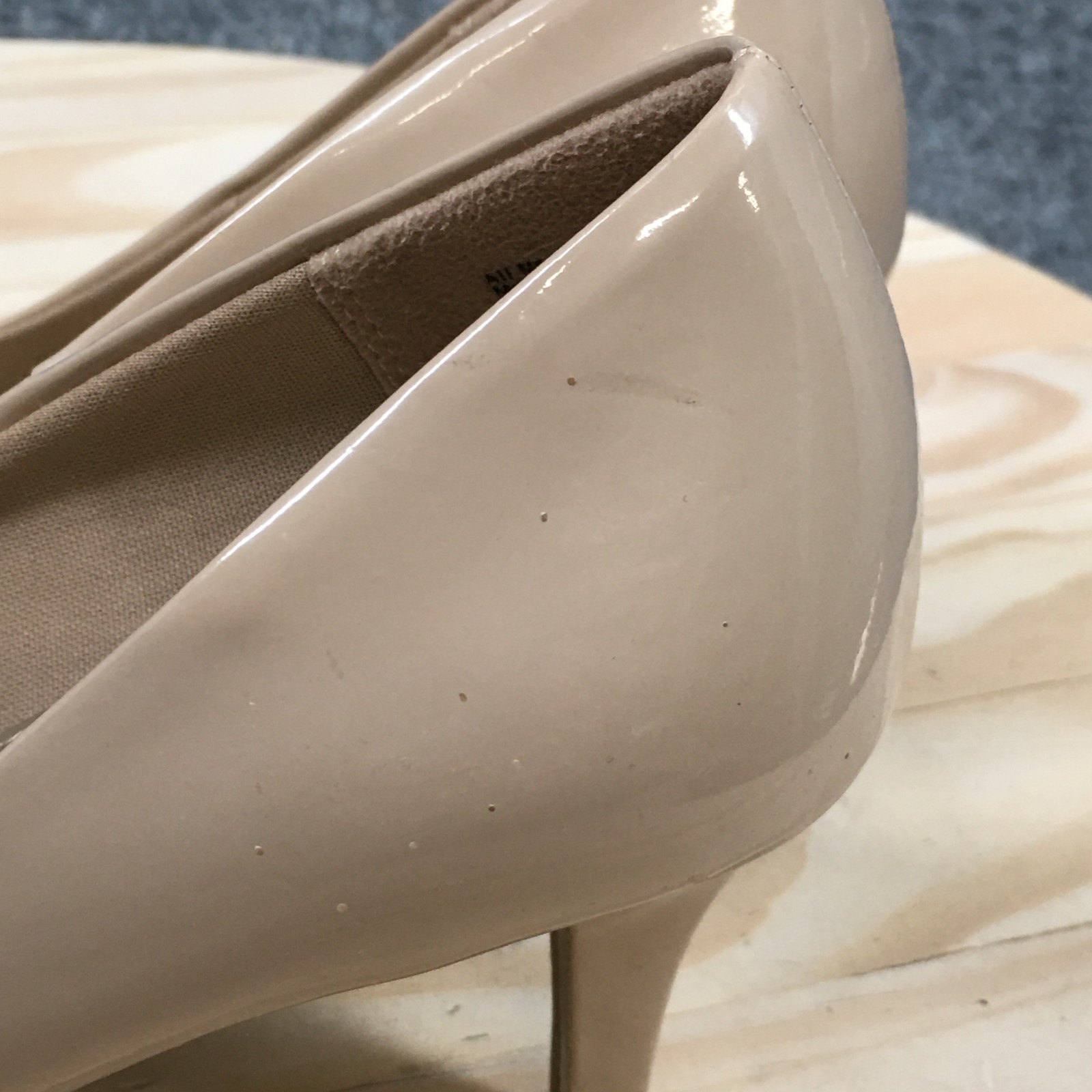 Comfort Plus by Predictions Heels Womens 9.5 Pumps Beige Patent Leather Casual
