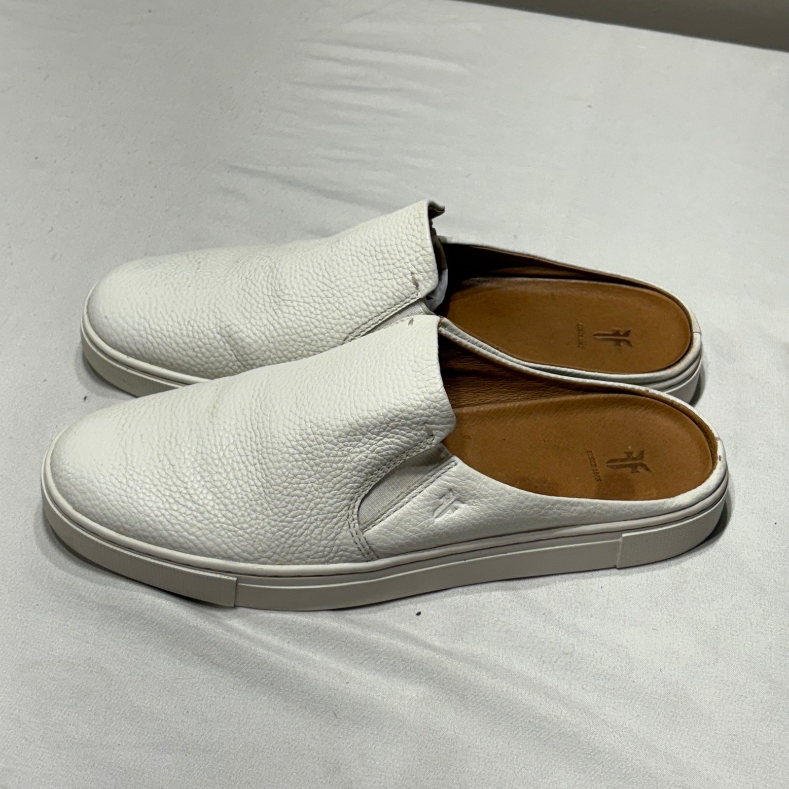 Frye Ivy Mule Sneakers Womens 7 White Pebbled Leather Slip On Shoes 3479173-WHT