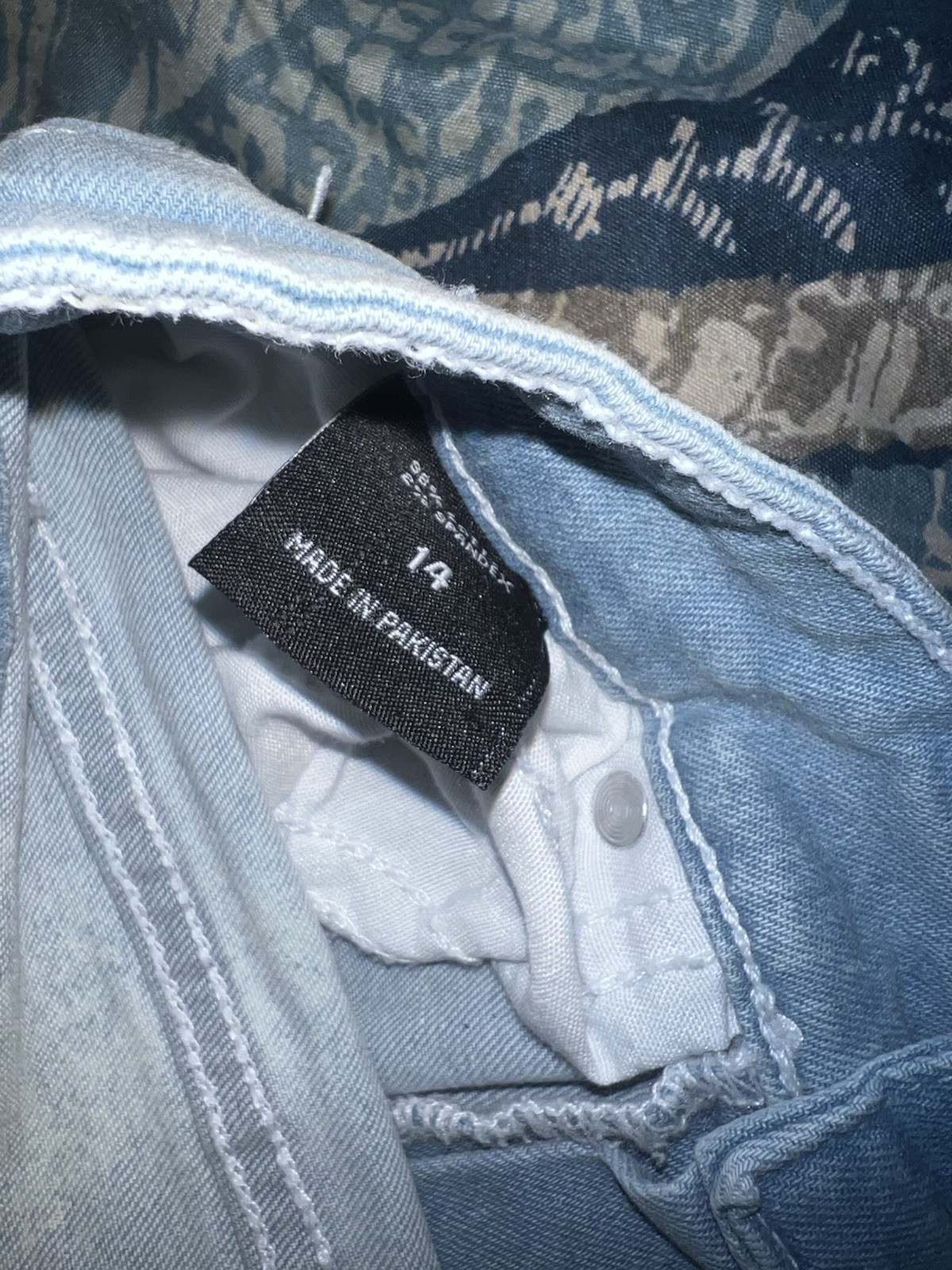 Spark Women’s Flared Jeans Size 14 Light Wash Distressed Denim 5-Pocket