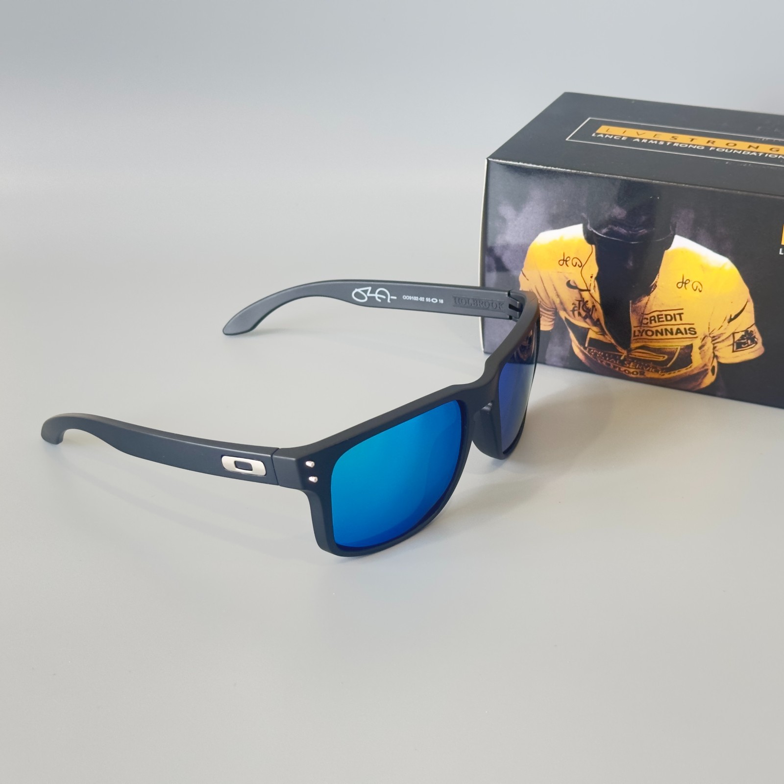 Oakley Holbrook OO9102 signature edition Sunglasses frosted black /Lce Blue lens