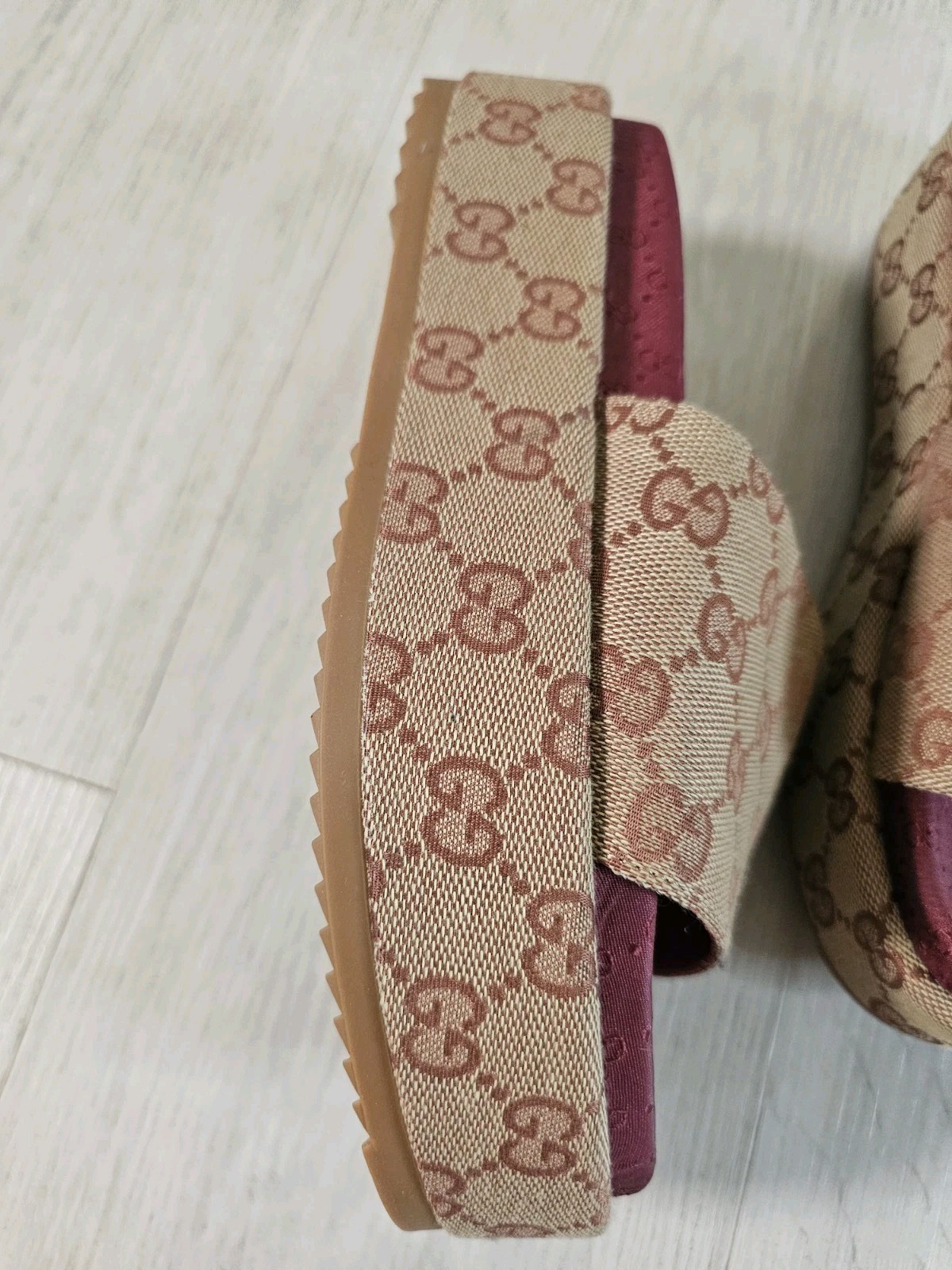 Gucci Angelina Burgundy GG Monogram Logo Platform Slide Sandal EU 37 US 7