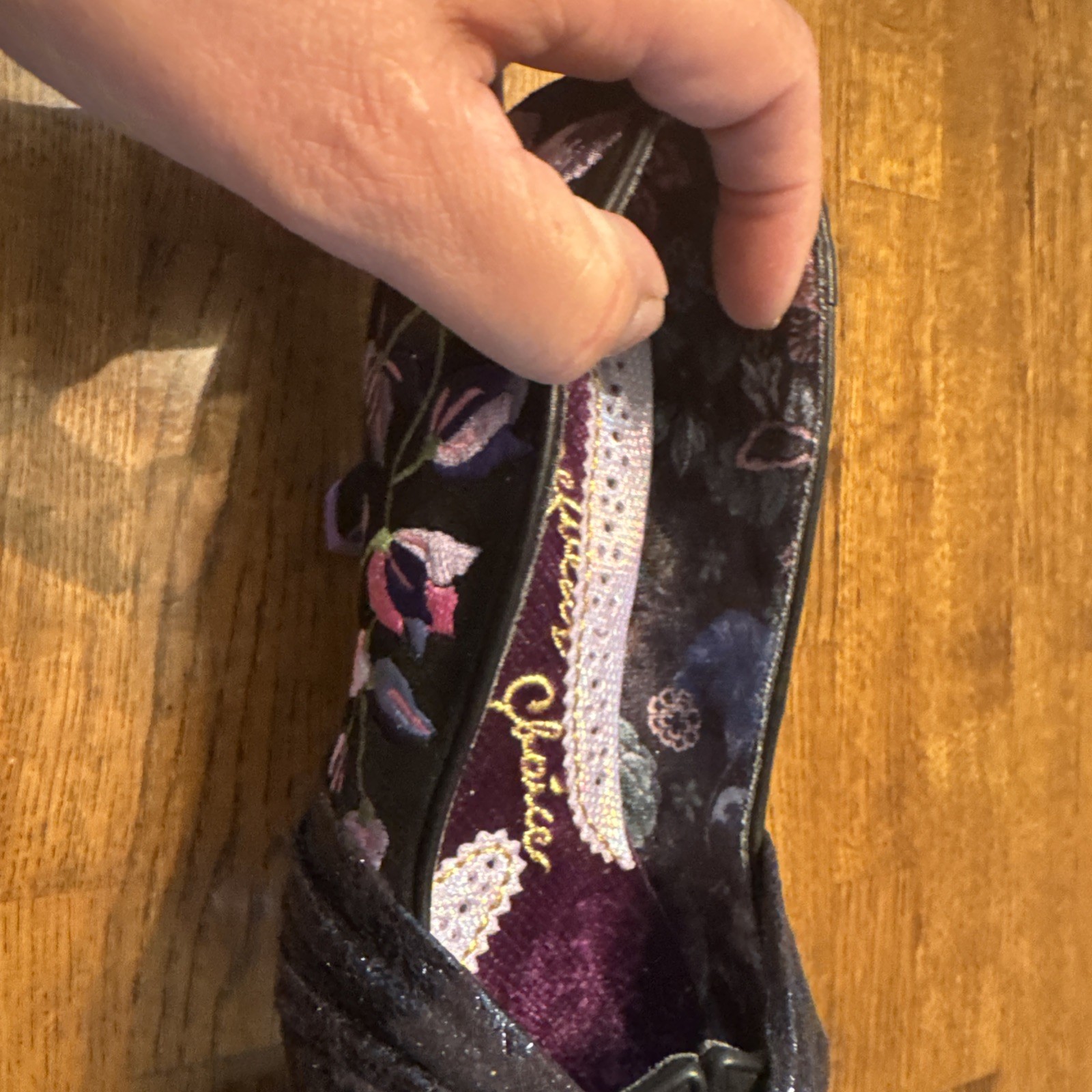 Irregular Choice Iconic Glitter Bow Black Floral Pumps Women’s Size 6.5 37 RARE!