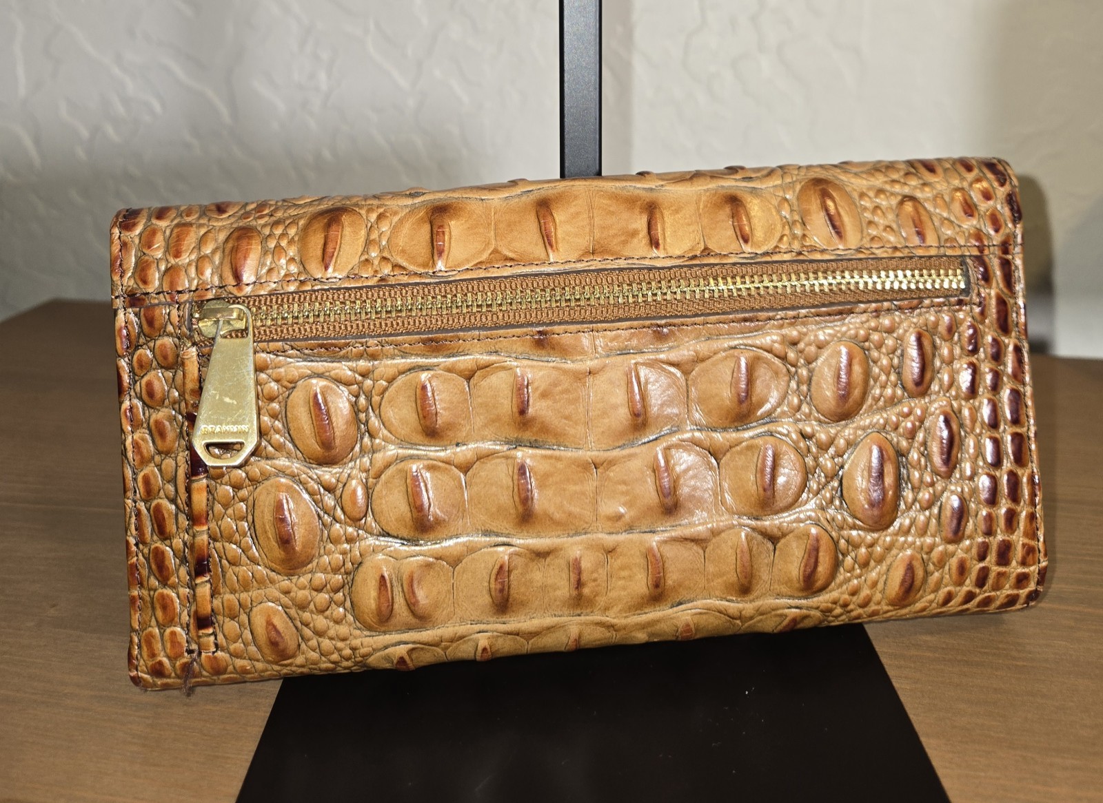 Brahmin Brown Croc Pattern Wallet Snap, Zip Pocket, ID Window 7.75 x 4.5
